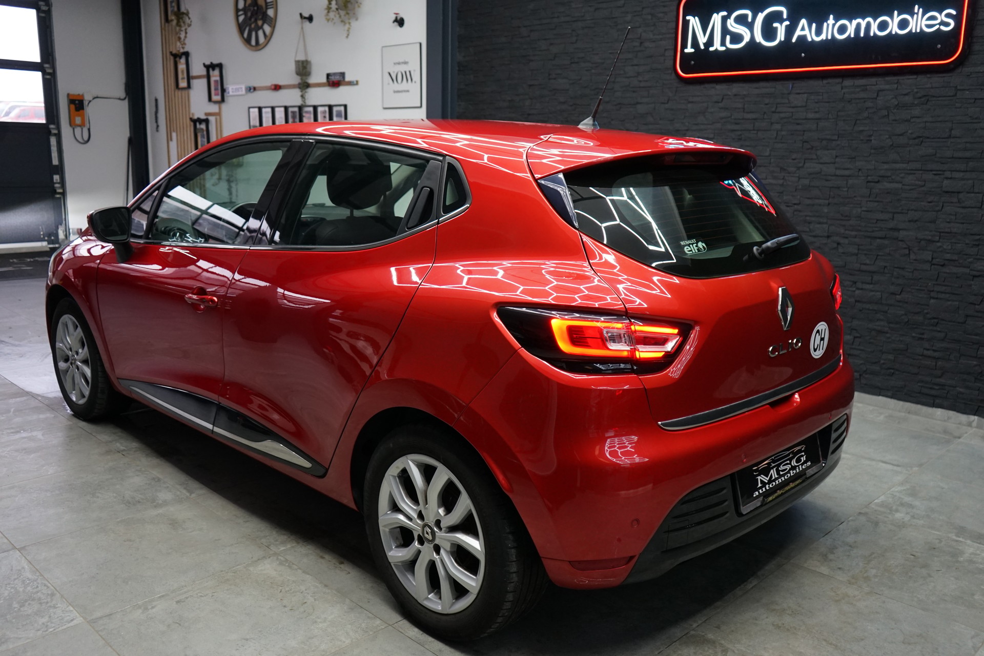 RENAULT Clio 1.2 16V T Intens-image-2