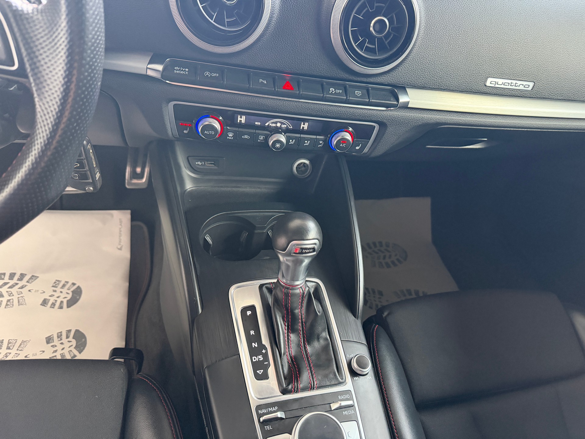 AUDI S3 Sportback 2.0 TFSI quattro S-tronic-image-9