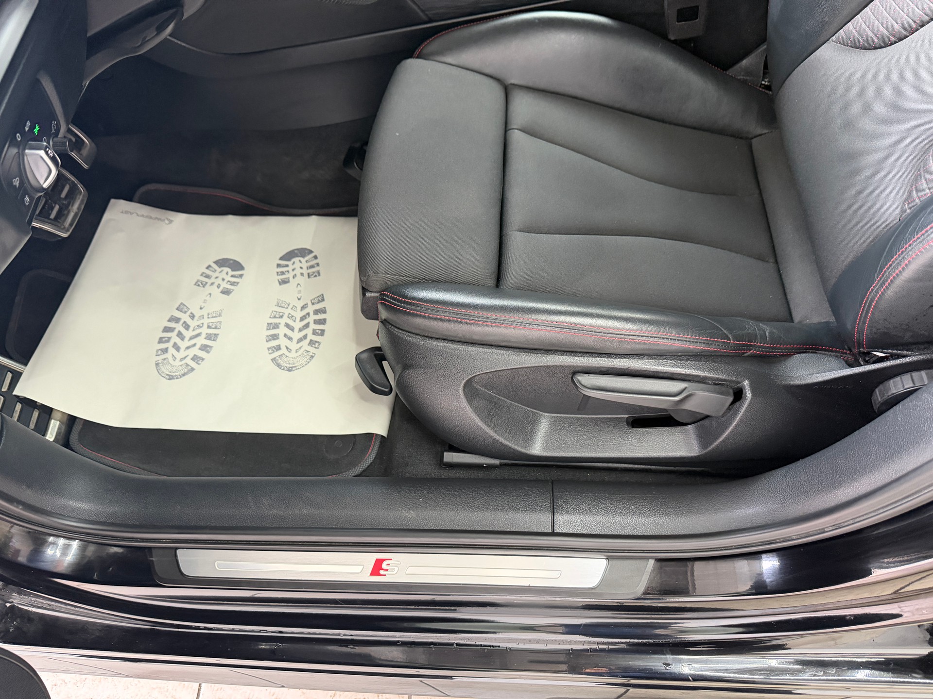 AUDI S3 Sportback 2.0 TFSI quattro S-tronic-image-8