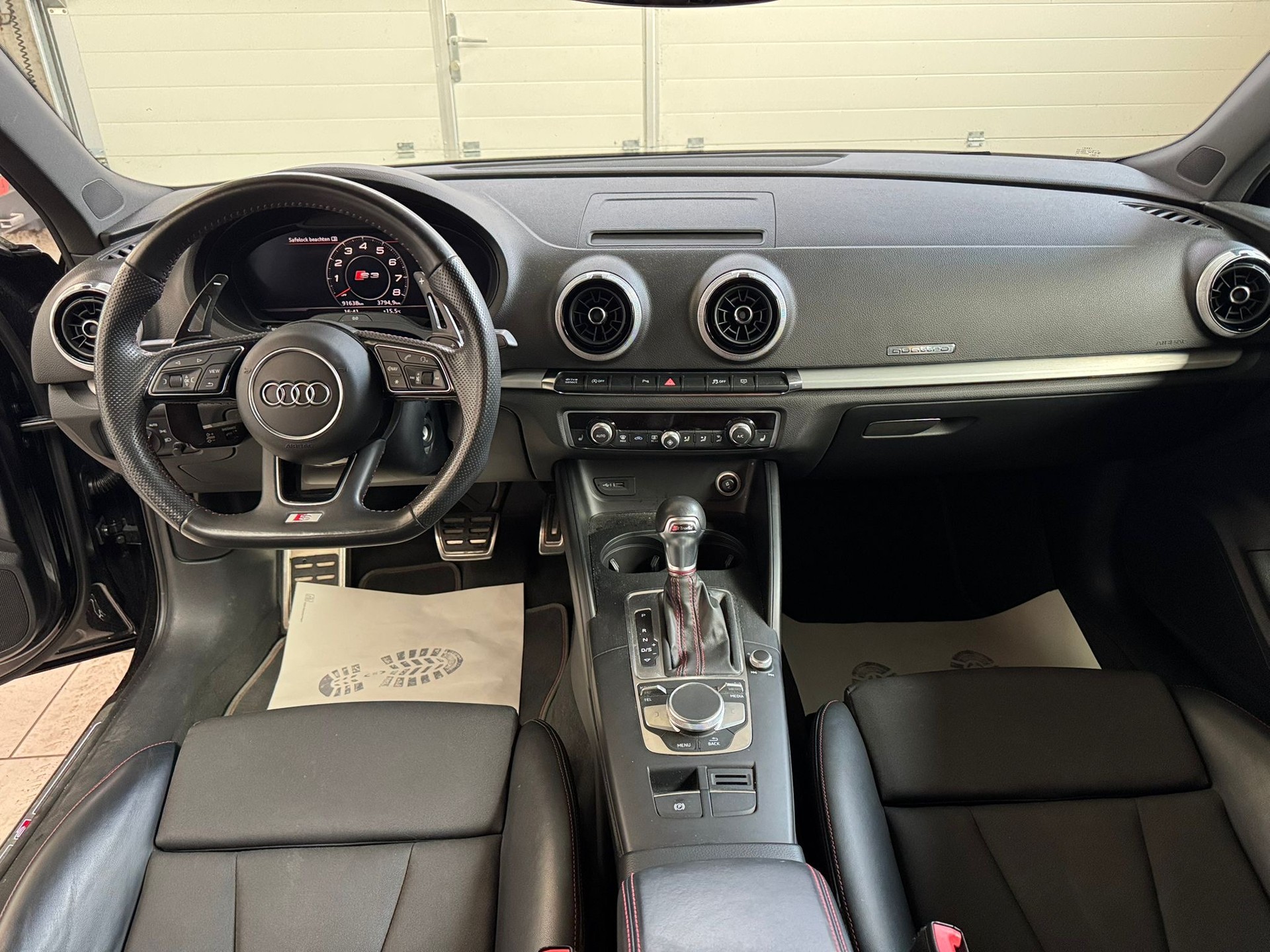 AUDI S3 Sportback 2.0 TFSI quattro S-tronic-image-14