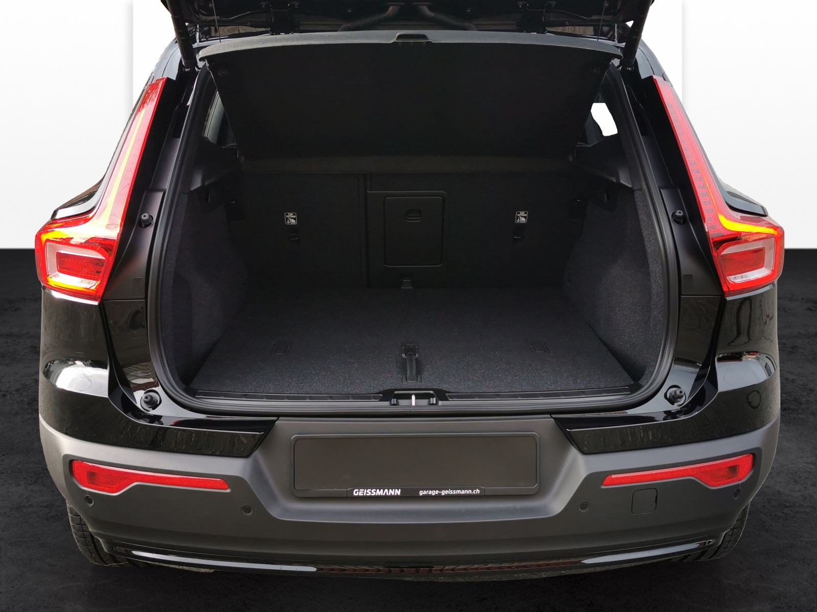 VOLVO EX40 Twin XCENTRIC Edition AWD-image-17