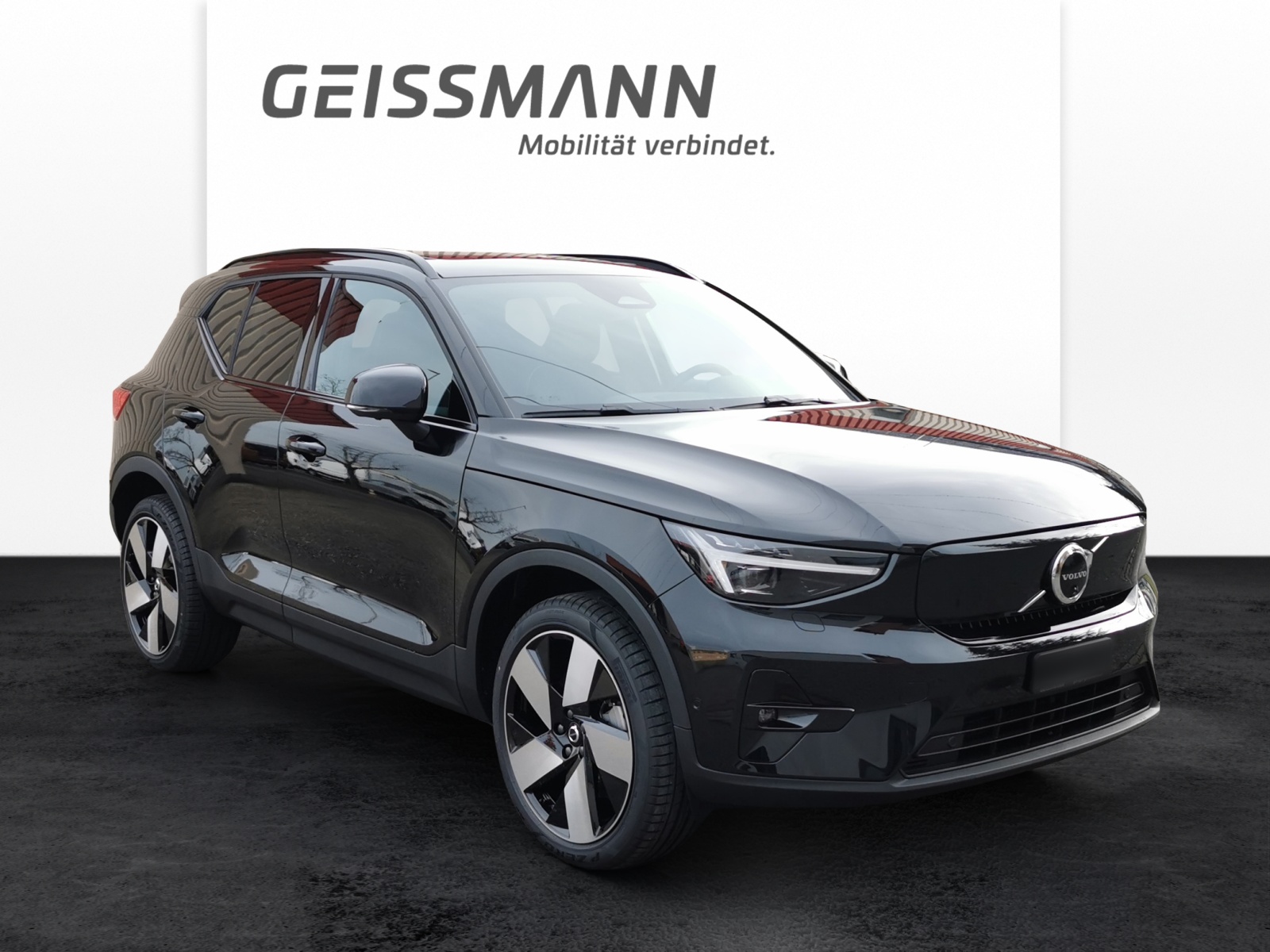 VOLVO EX40 Twin XCENTRIC Edition AWD-image-1