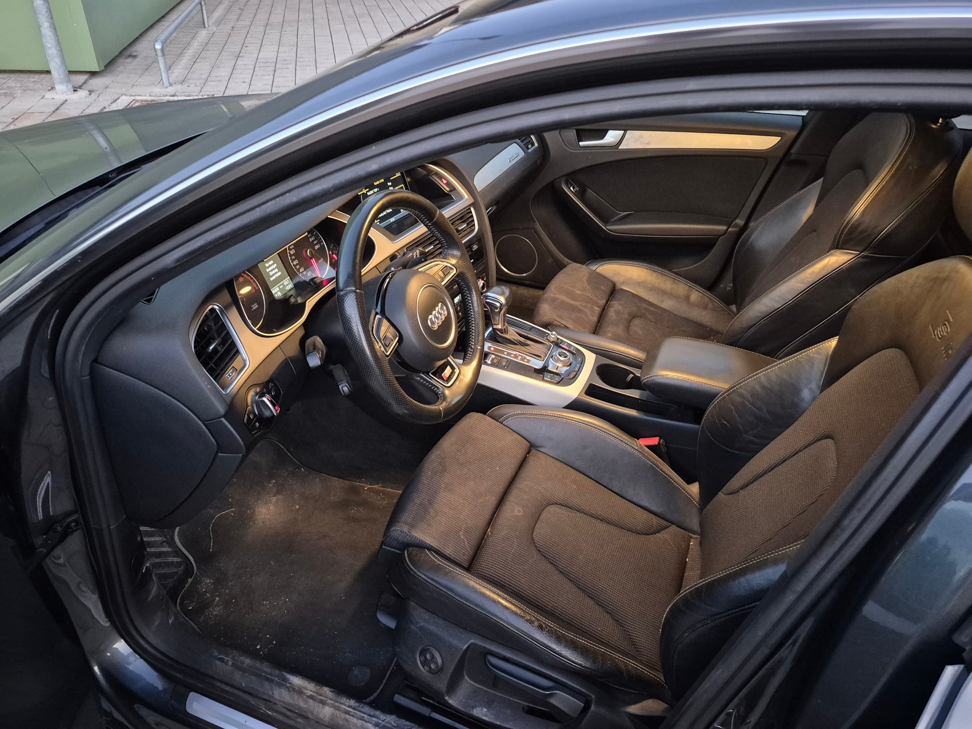 AUDI A4 Avant 3.0 TDI quattro S-tronic-image-9