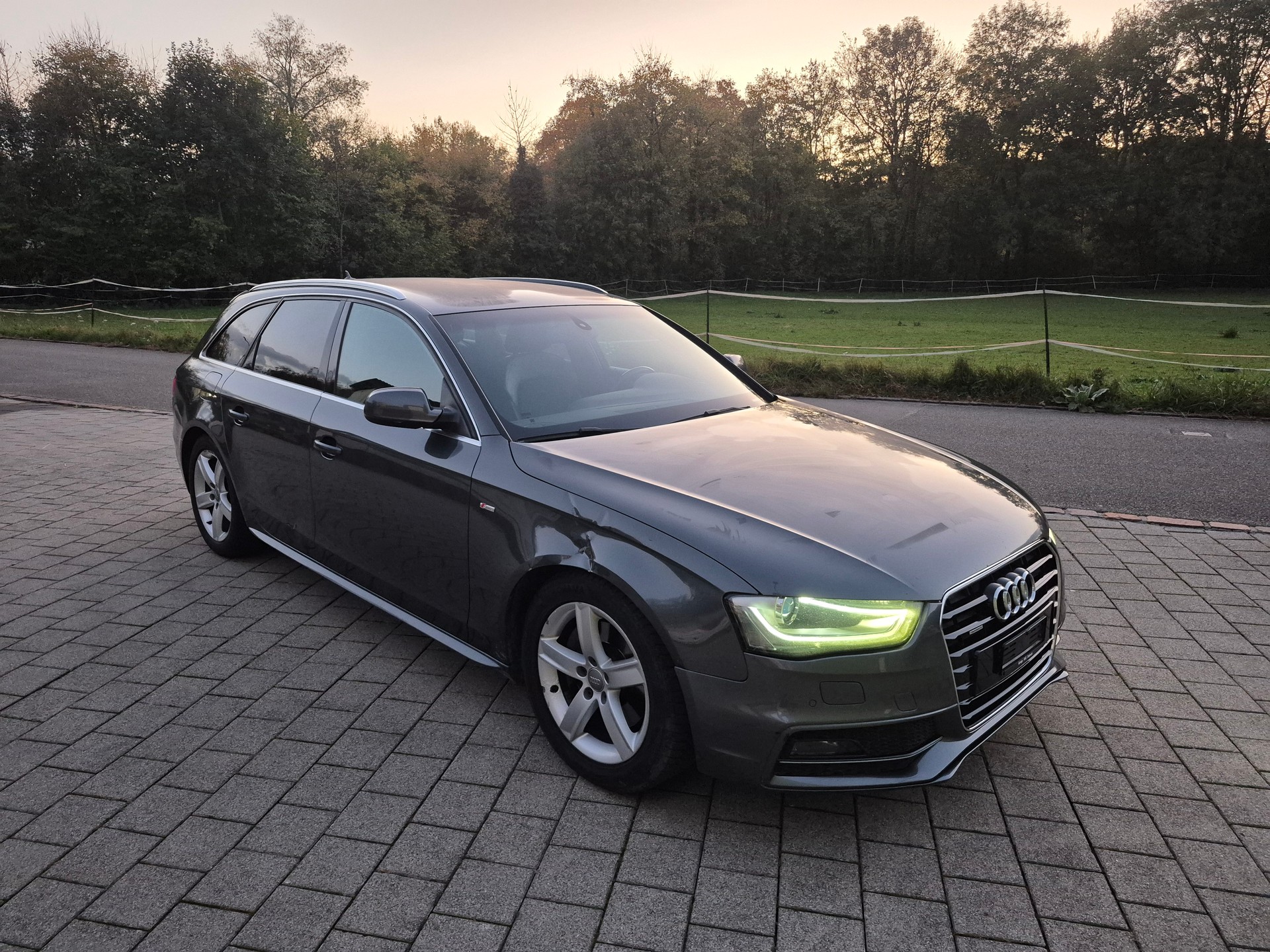 AUDI A4 Avant 3.0 TDI quattro S-tronic-image-1