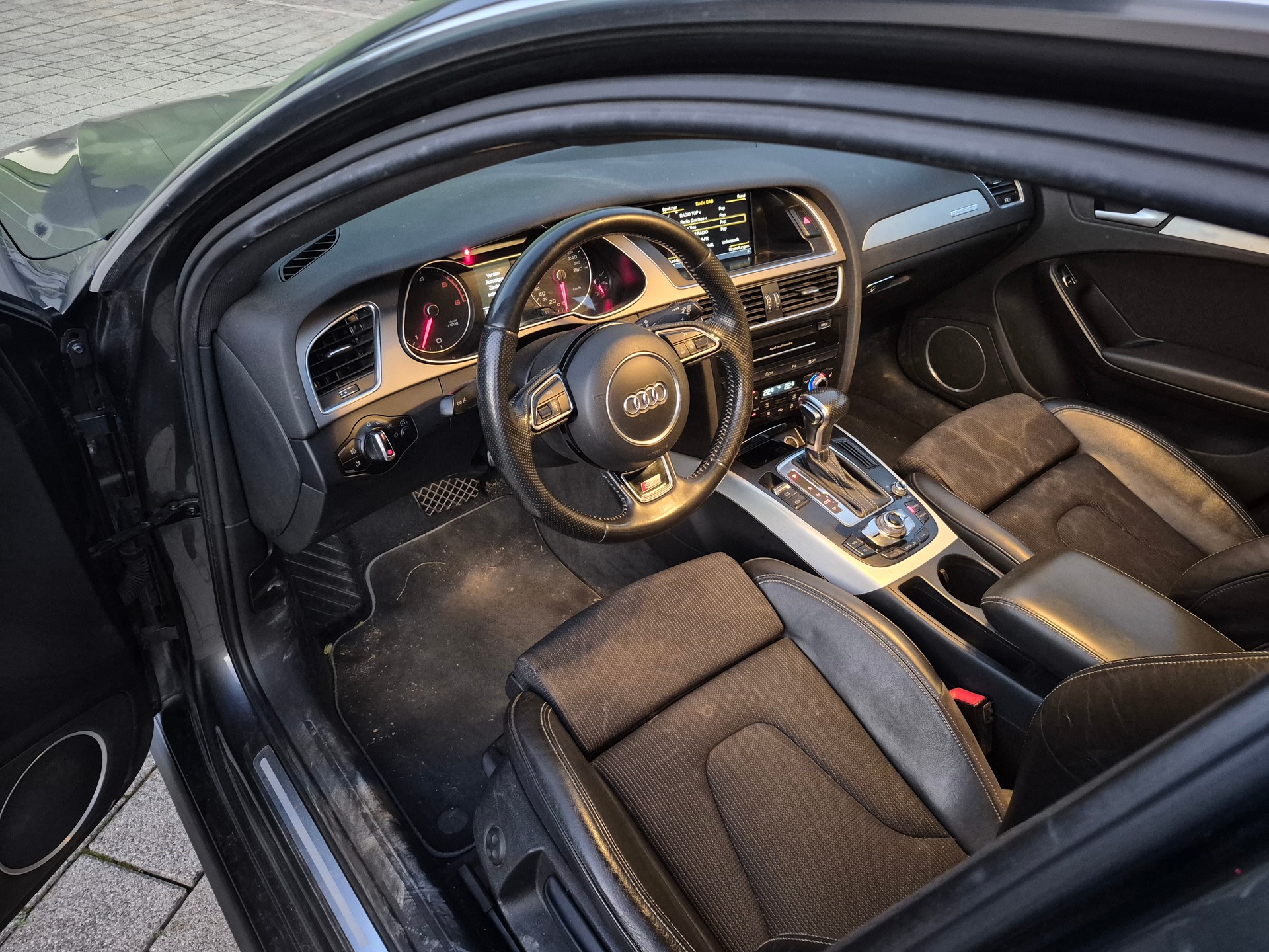 AUDI A4 Avant 3.0 TDI quattro S-tronic-image-10