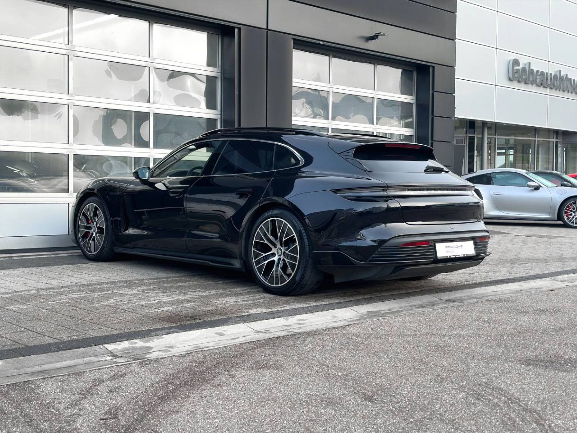 PORSCHE Taycan 4S Sport Turismo-image-10