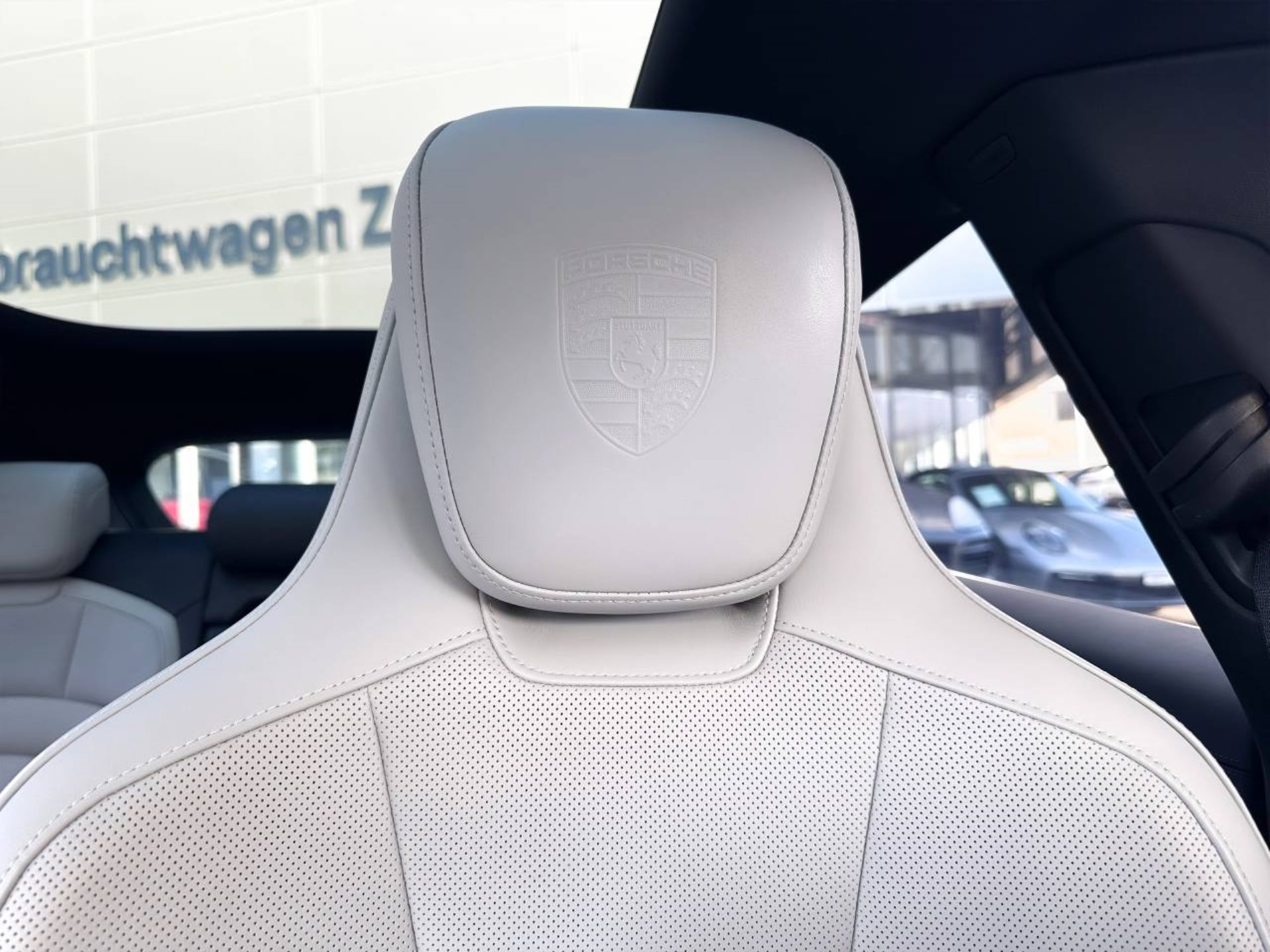 PORSCHE Taycan 4S Sport Turismo-image-27