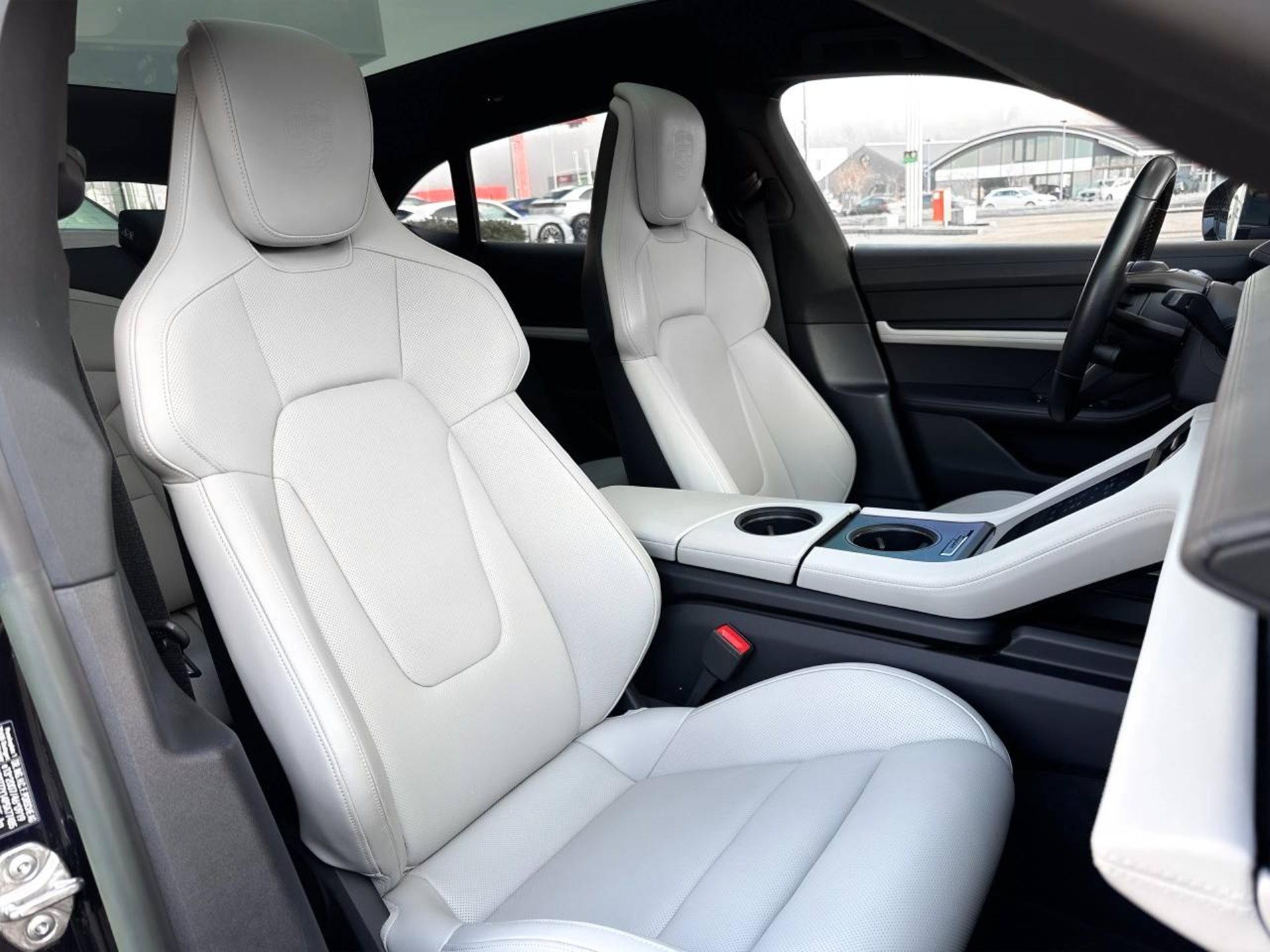 PORSCHE Taycan 4S Sport Turismo-image-22