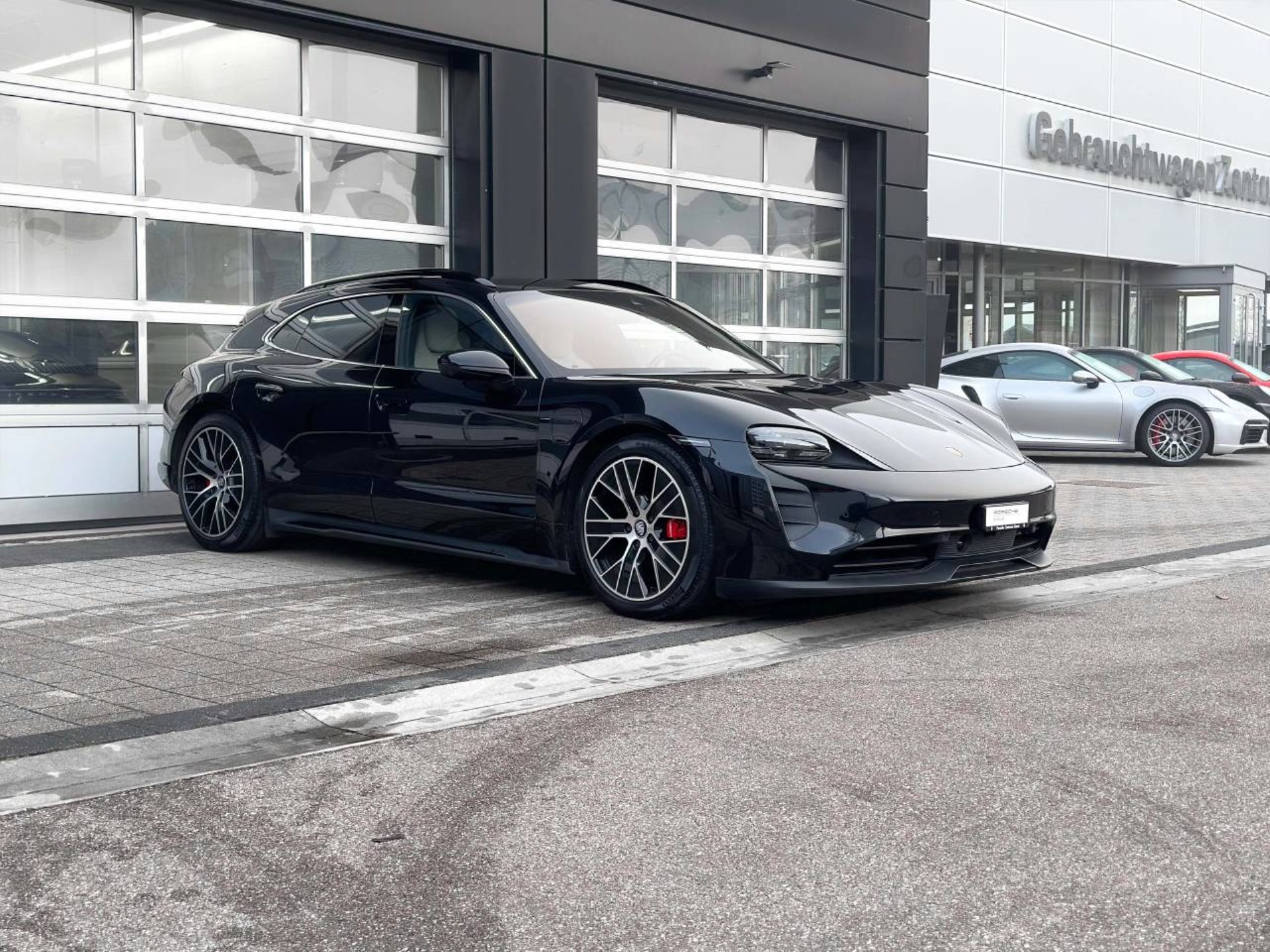 PORSCHE Taycan 4S Sport Turismo-image-9