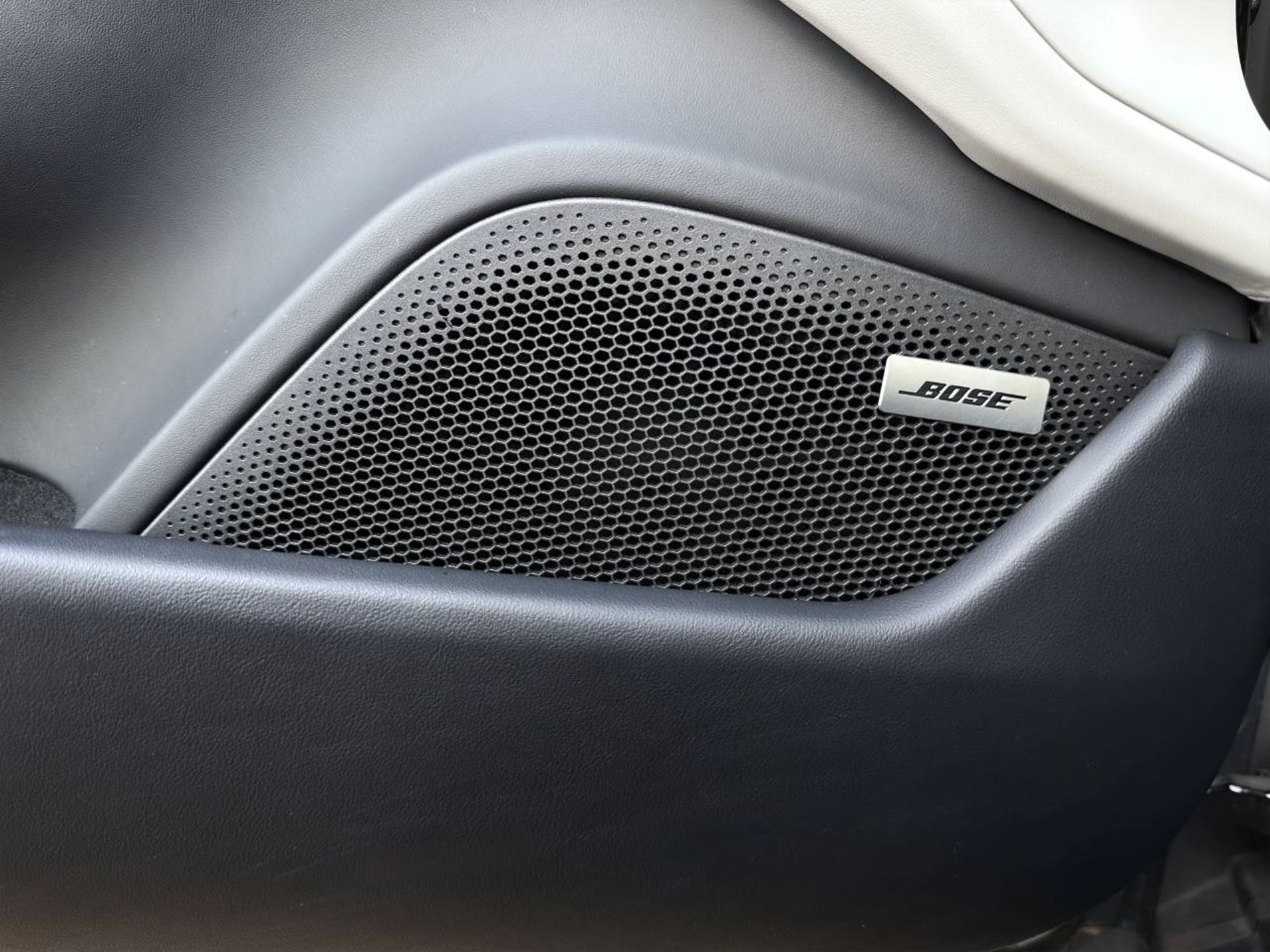 PORSCHE Taycan 4S Sport Turismo-image-24
