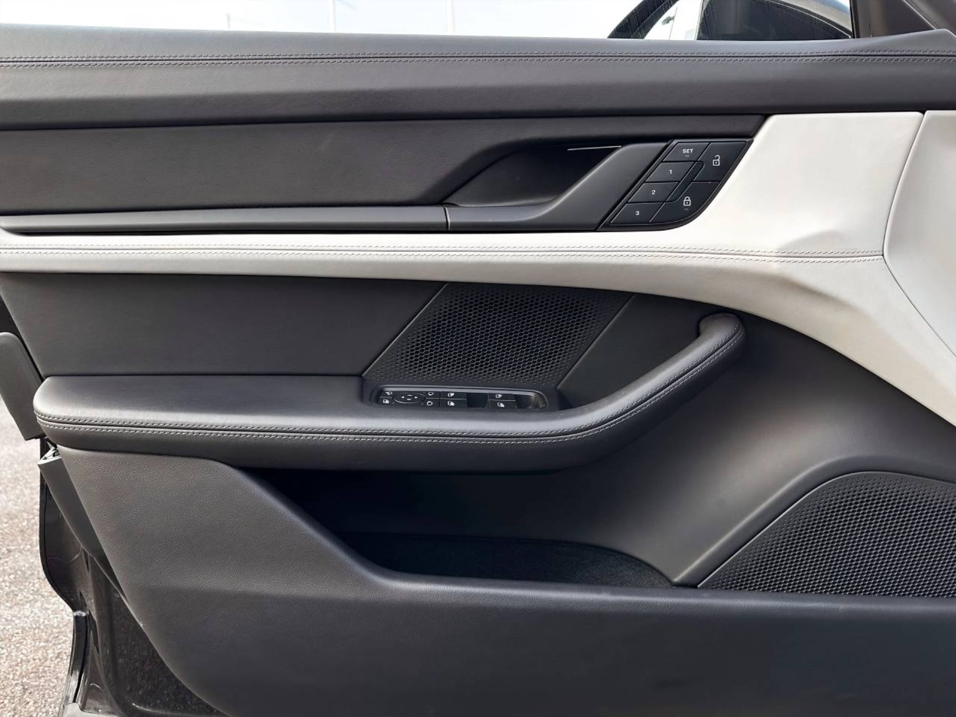 PORSCHE Taycan 4S Sport Turismo-image-25