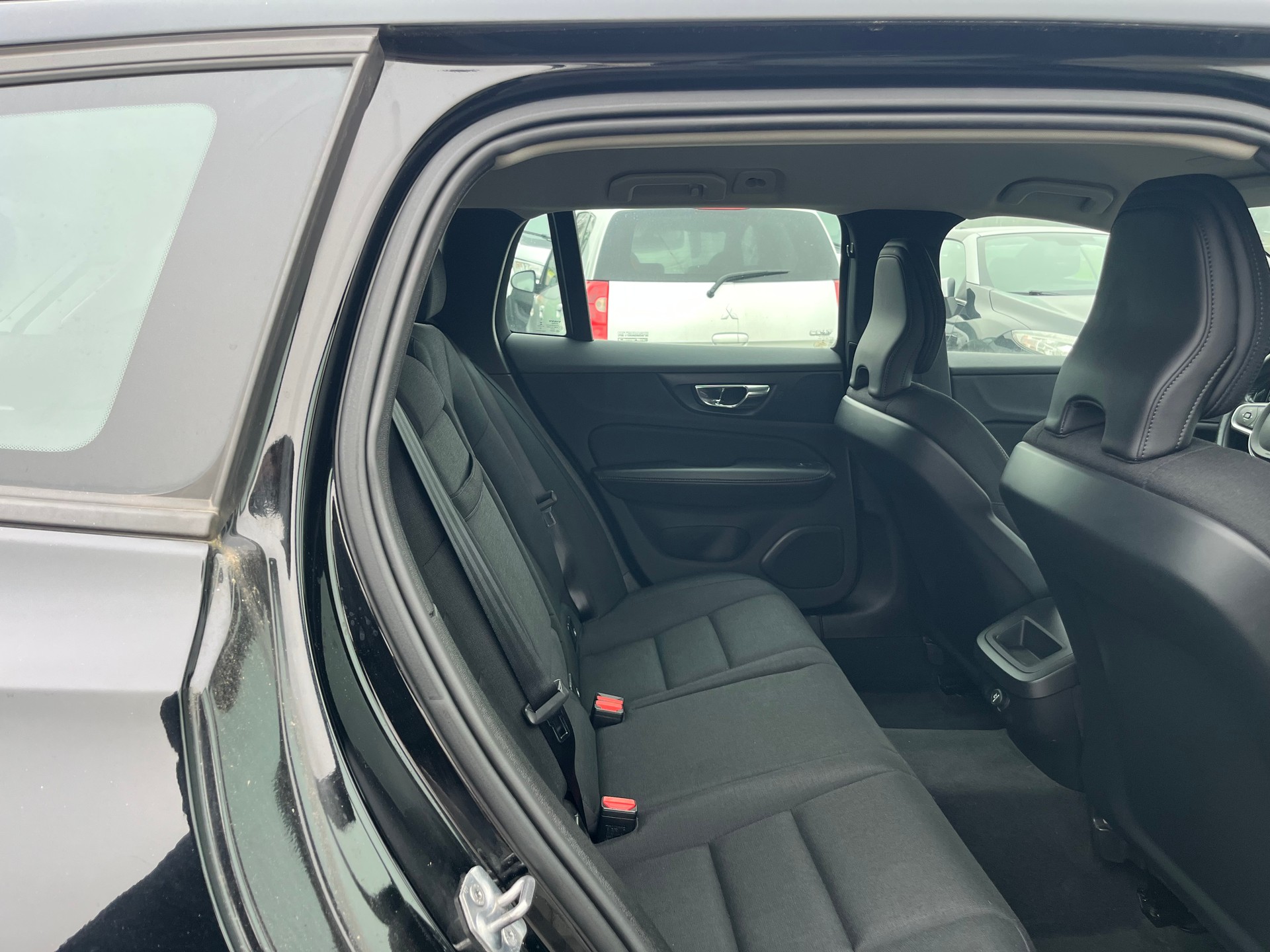 VOLVO V60 D3 Momentum-image-11