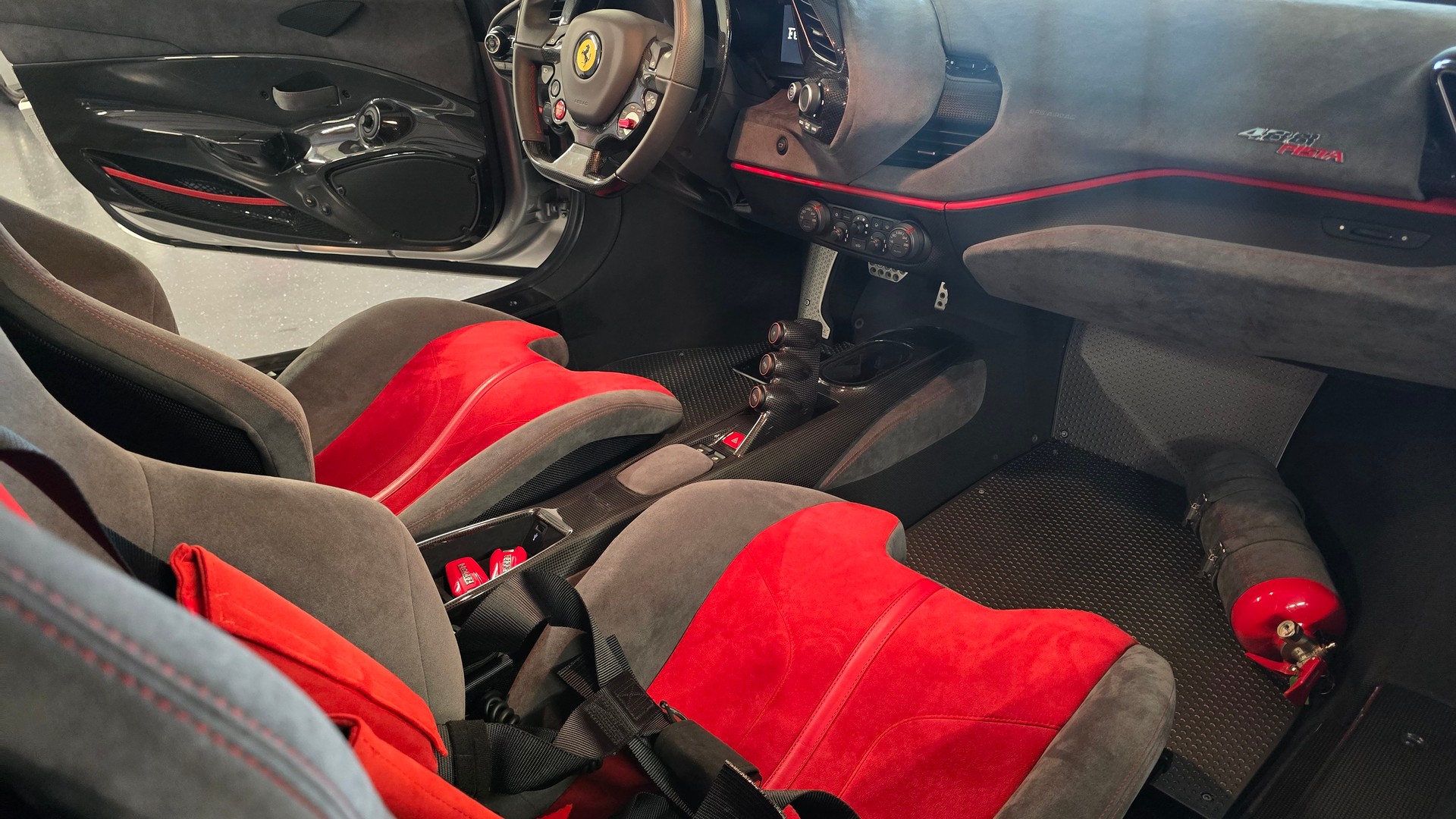 FERRARI 488 Pista 3.9 V8-image-20