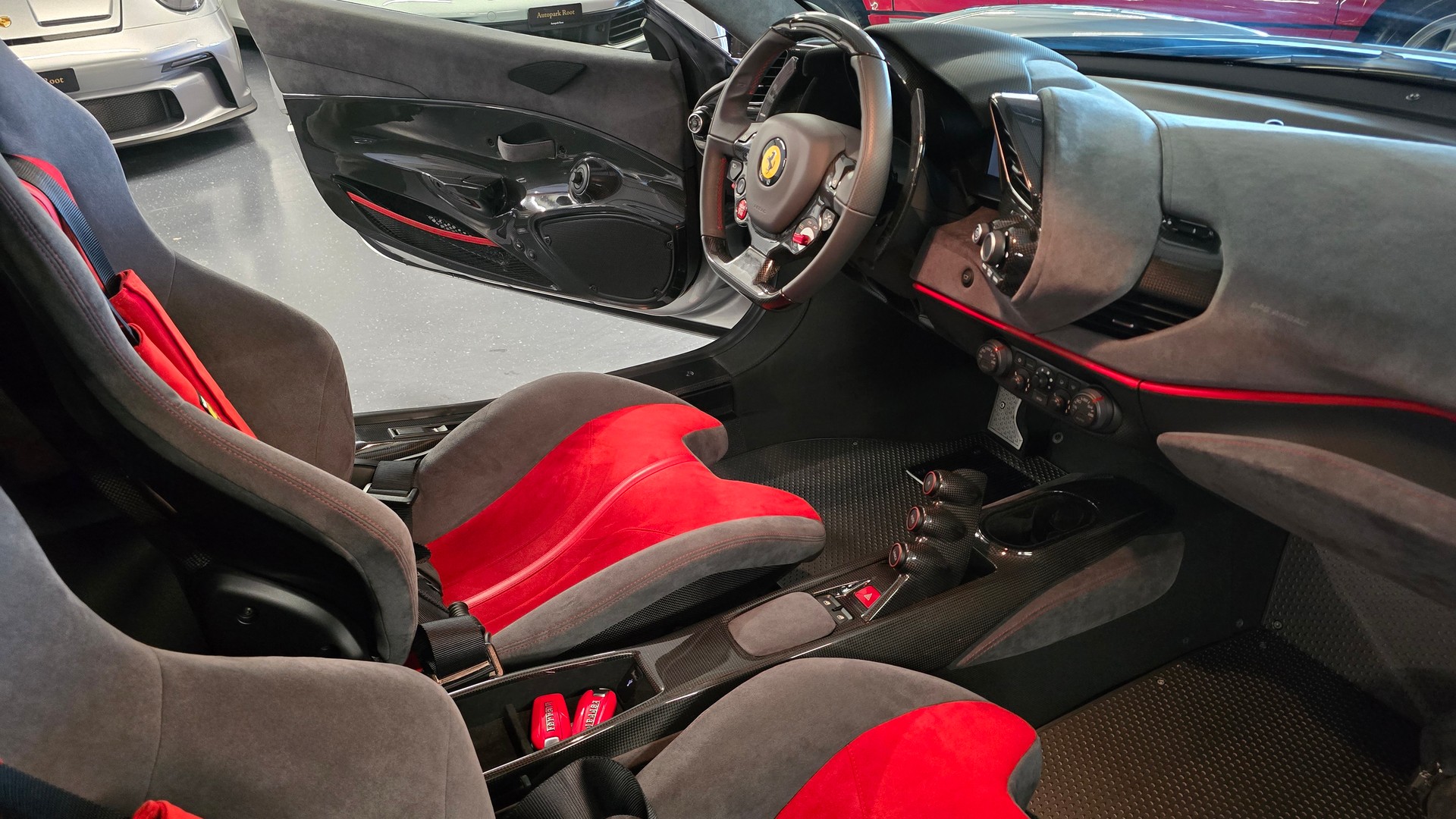 FERRARI 488 Pista 3.9 V8-image-22