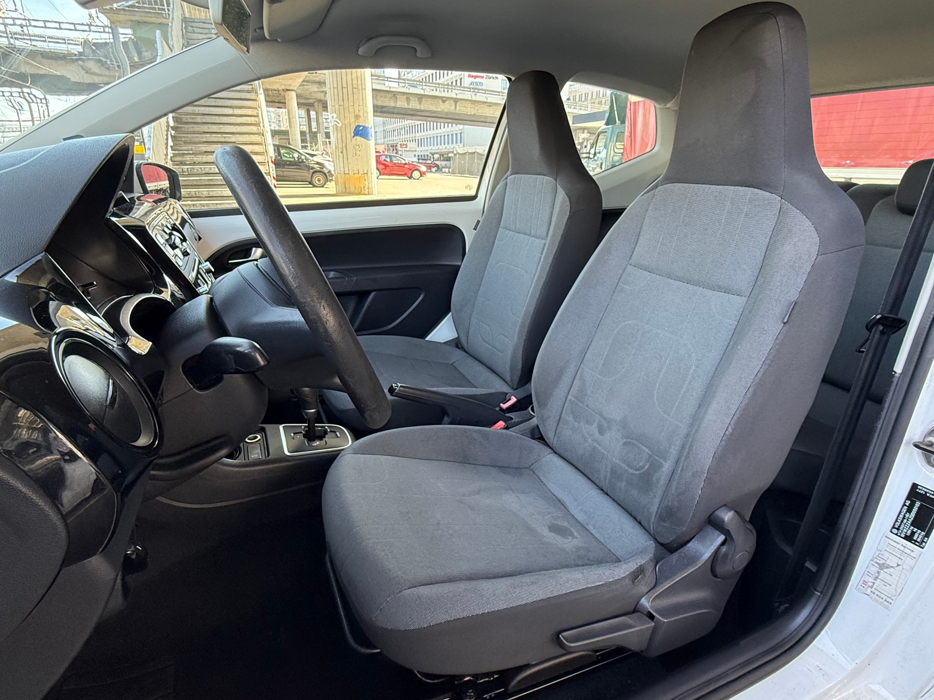 VW Up 1.0 move up ASG-image-9