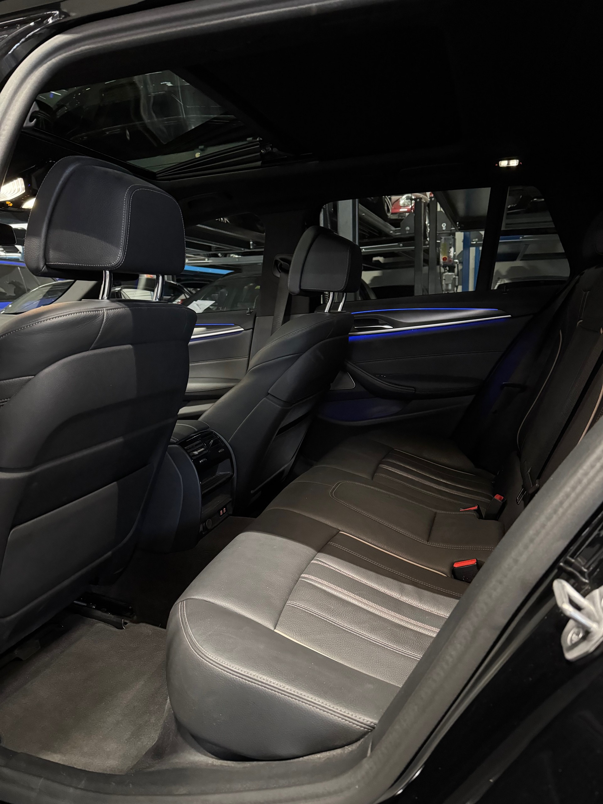 BMW 530d xDrive 48V Touring Pure M Sport Steptronic *LCI*-image-9