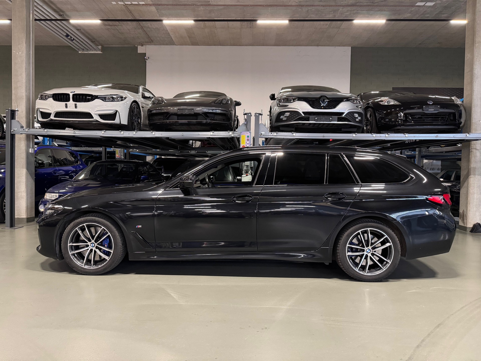 BMW 530d xDrive 48V Touring Pure M Sport Steptronic *LCI*-image-0