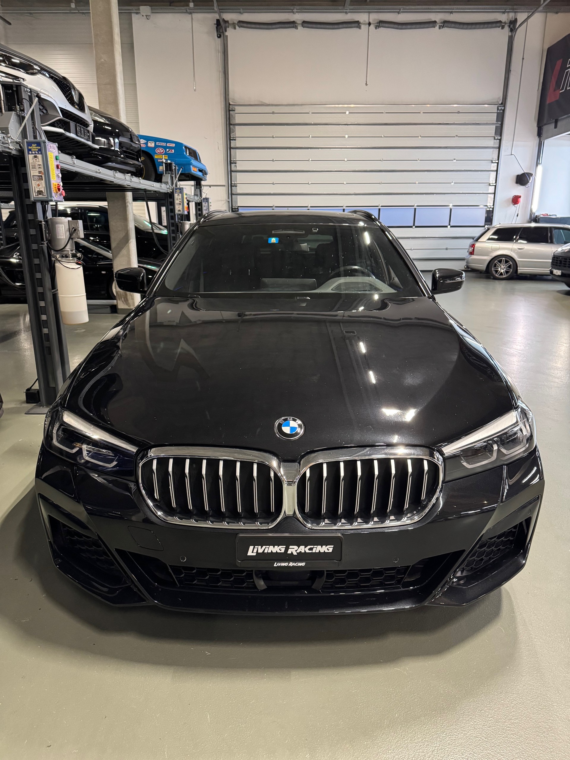 BMW 530d xDrive 48V Touring Pure M Sport Steptronic *LCI*-image-4