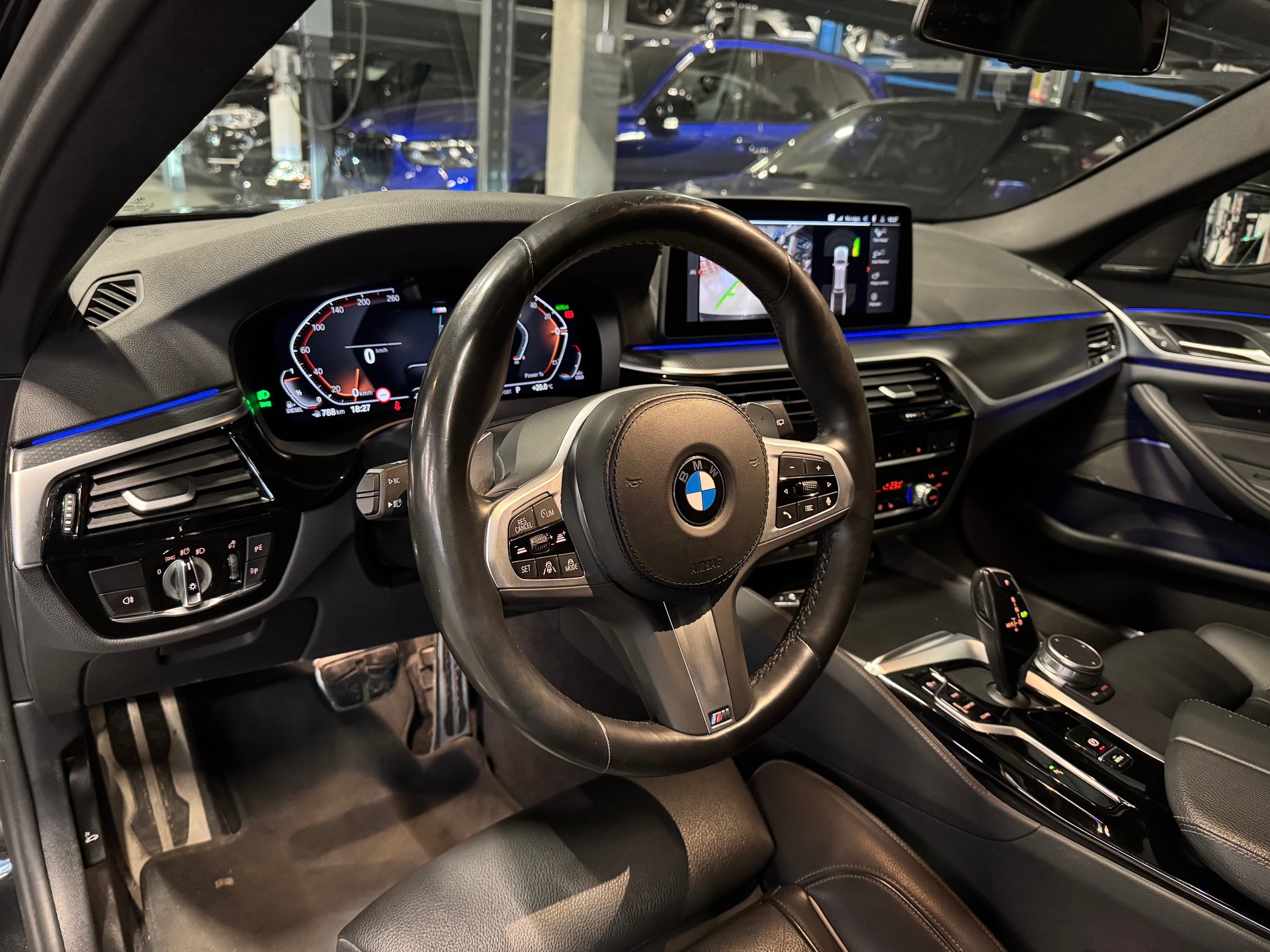 BMW 530d xDrive 48V Touring Pure M Sport Steptronic *LCI*-image-6