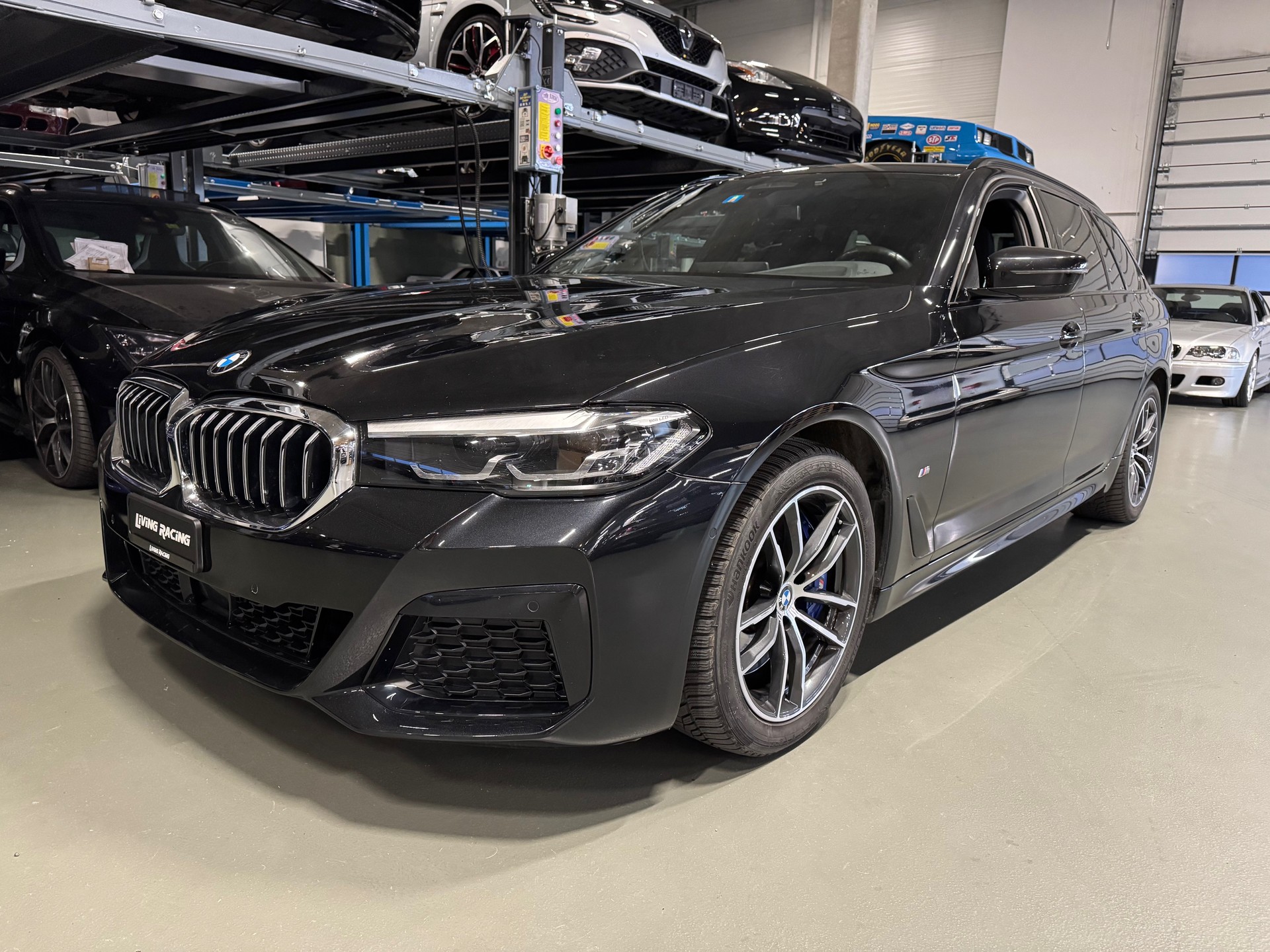 BMW 530d xDrive 48V Touring Pure M Sport Steptronic *LCI*-image-1