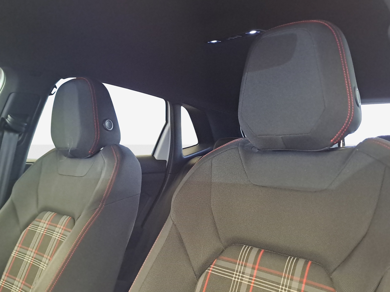 VW Polo 2.0 TSI GTI DSG-image-14