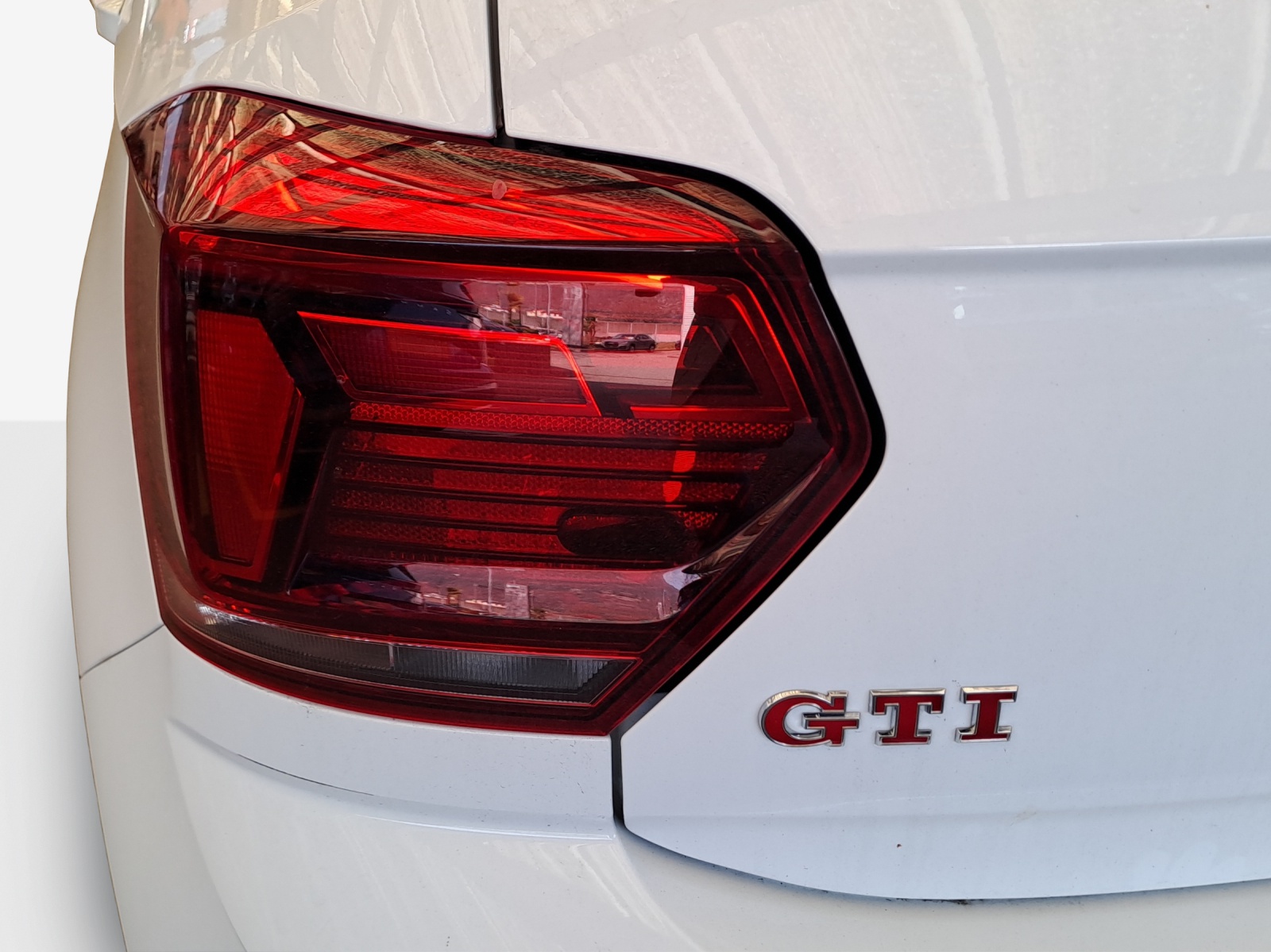 VW Polo 2.0 TSI GTI DSG-image-13