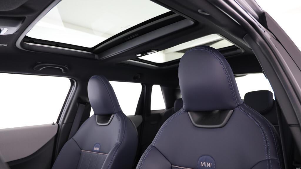 MINI Cooper 5 door C-image-17