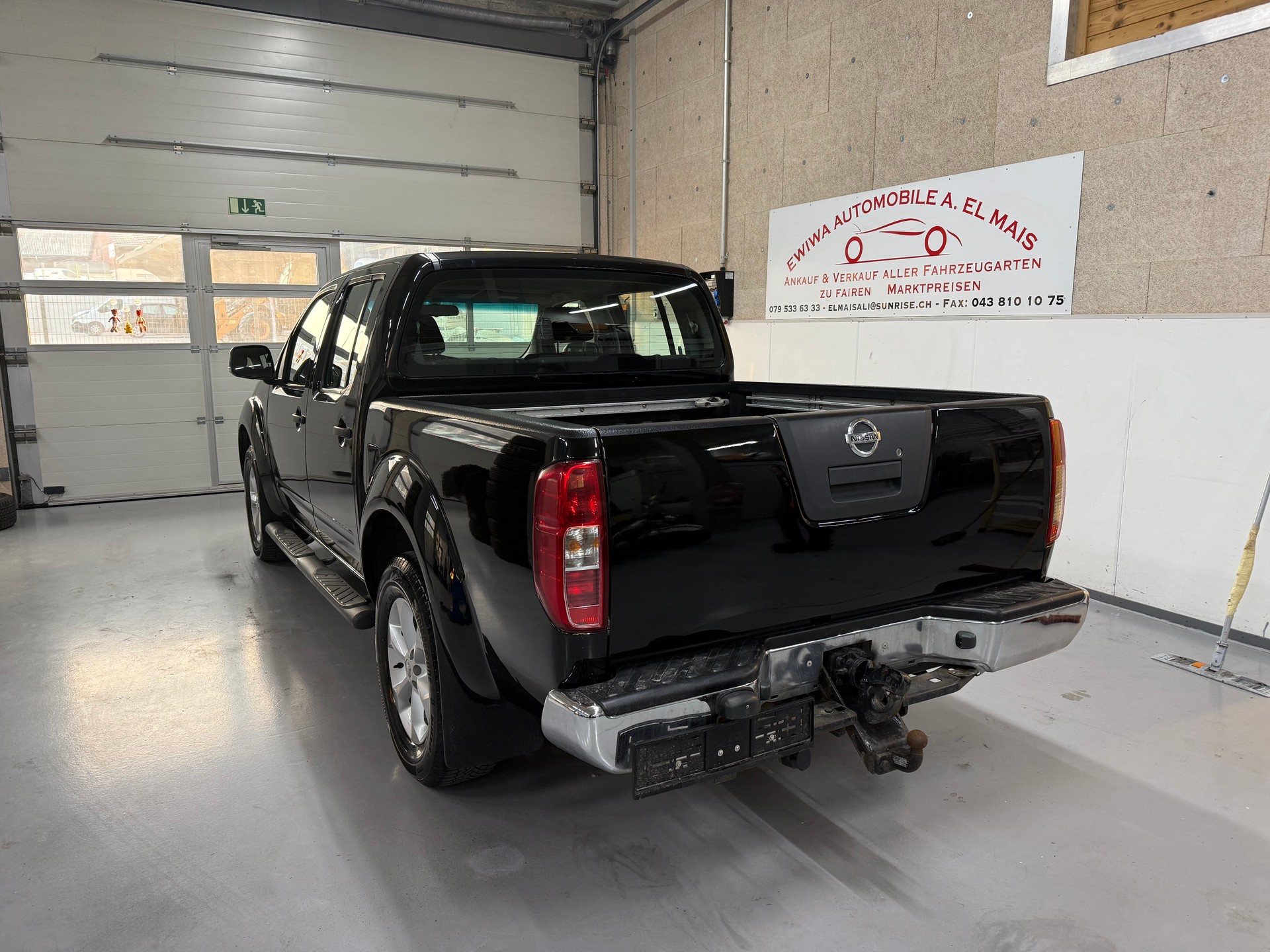 NISSAN Navara Double Cab SE 2.5 dCi 4WD LB Automat-image-3