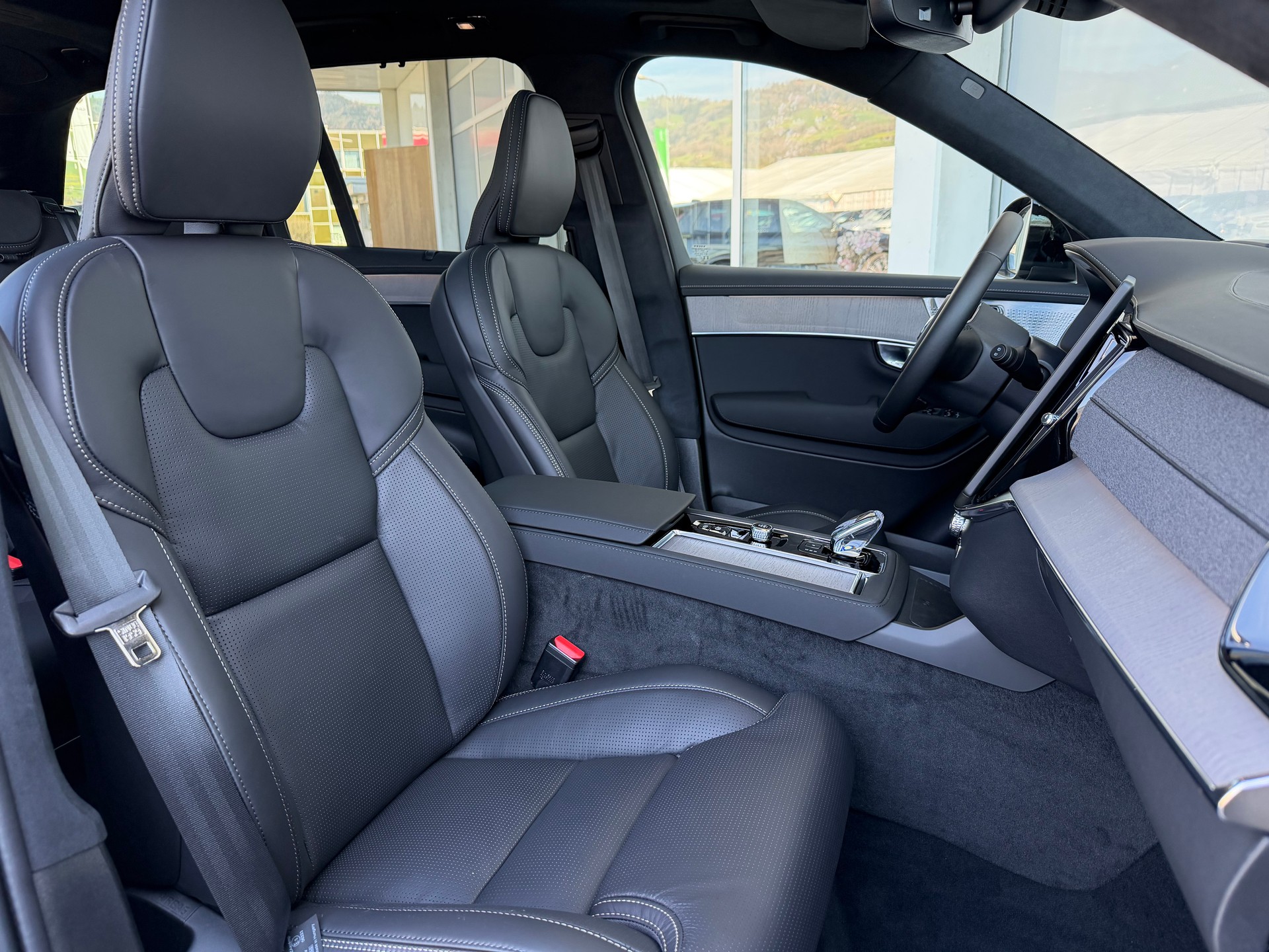 VOLVO XC90 T8 eAWD Ultra Dark XCLUSIVE-image-4