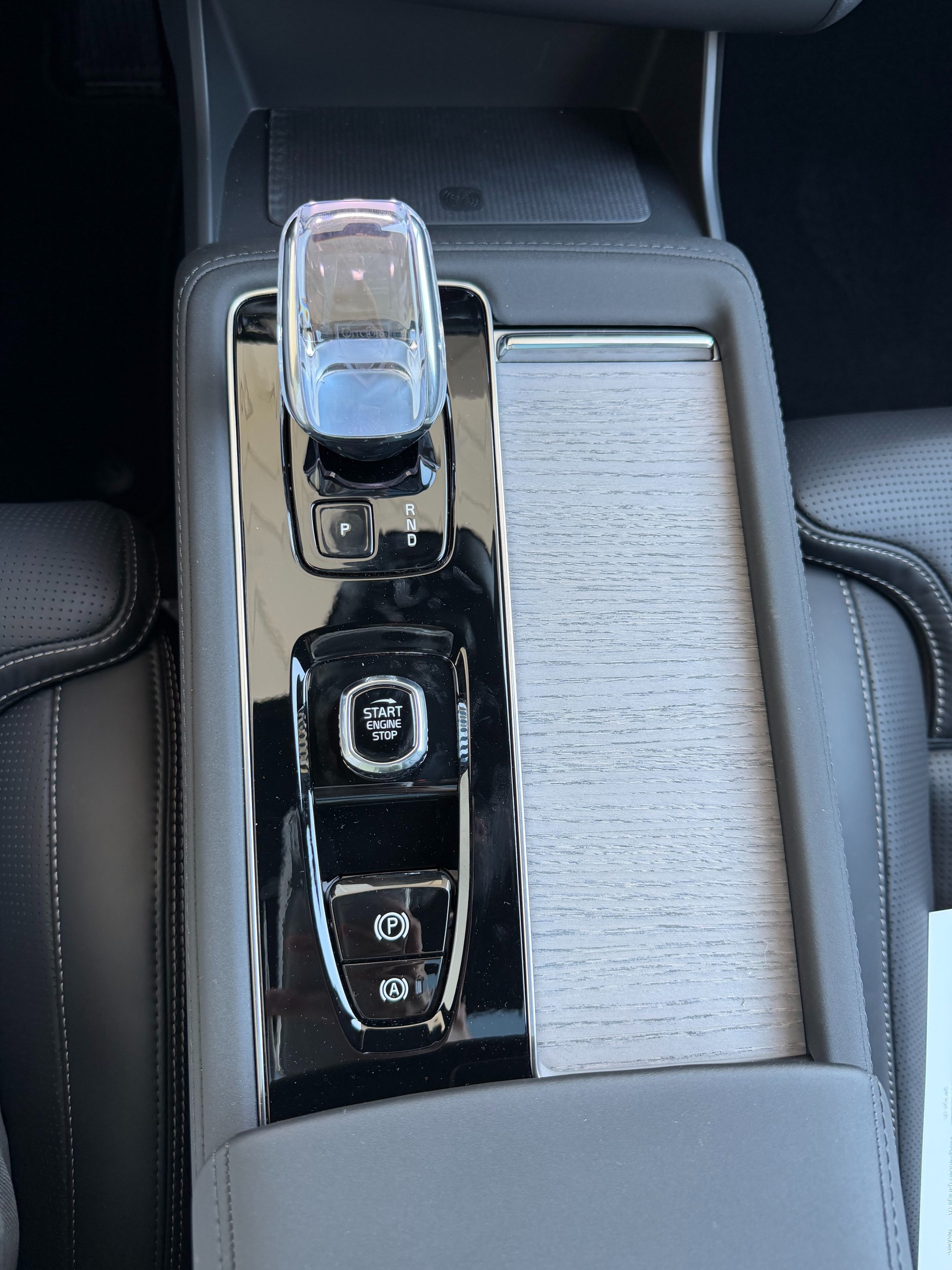 VOLVO XC90 T8 eAWD Ultra Dark XCLUSIVE-image-18