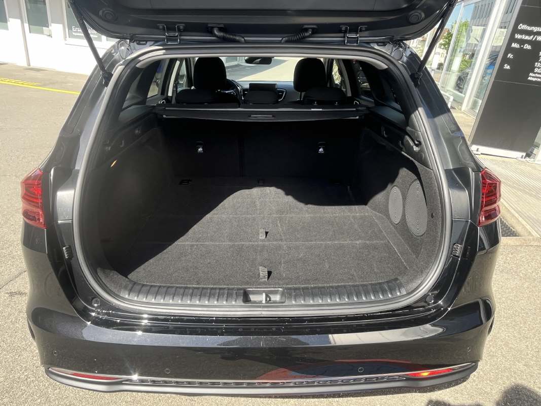 KIA Ceed SW 1.5 T-GDi Power +-image-4