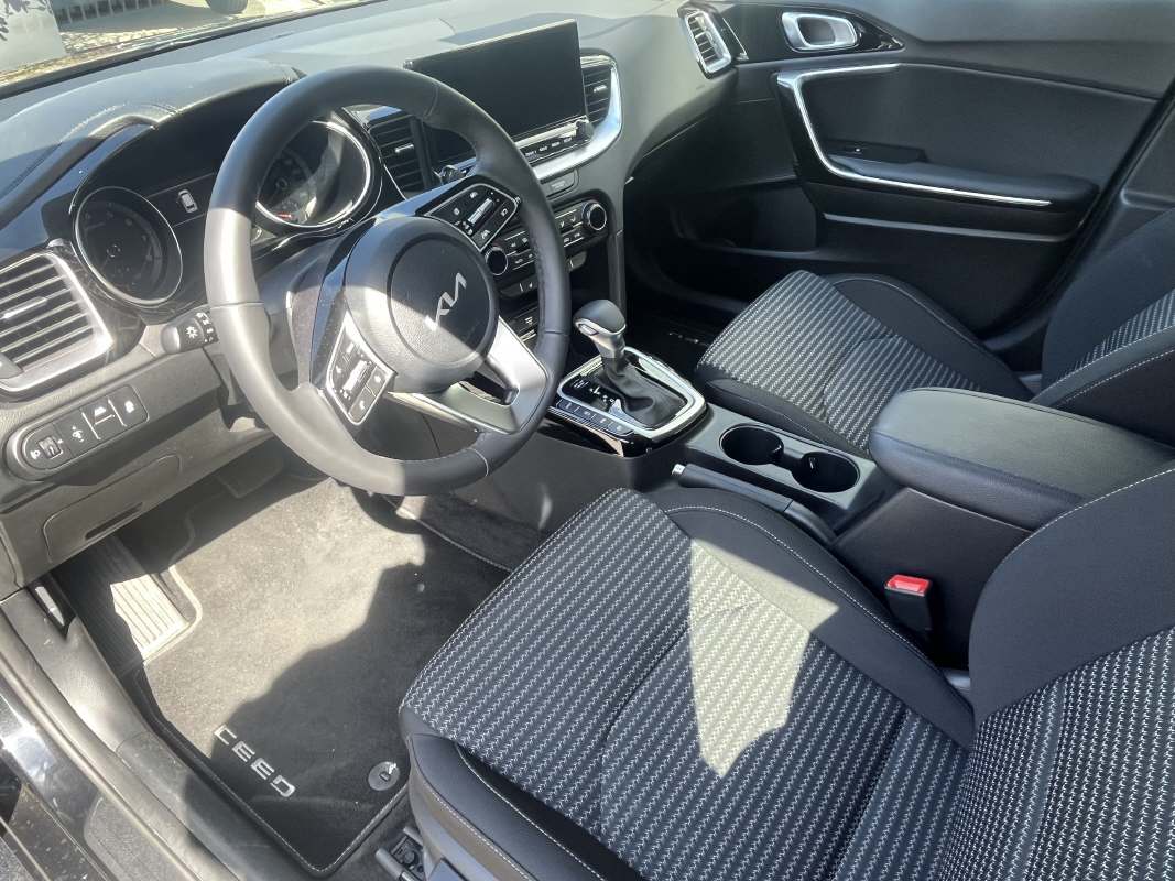 KIA Ceed SW 1.5 T-GDi Power +-image-2
