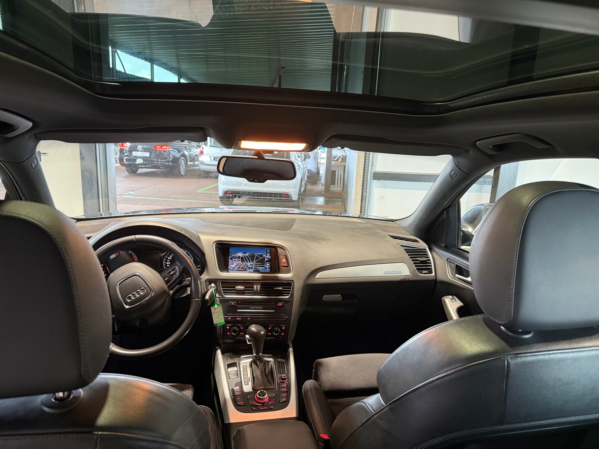 AUDI Q5 2.0 TFSI quattro-image-9