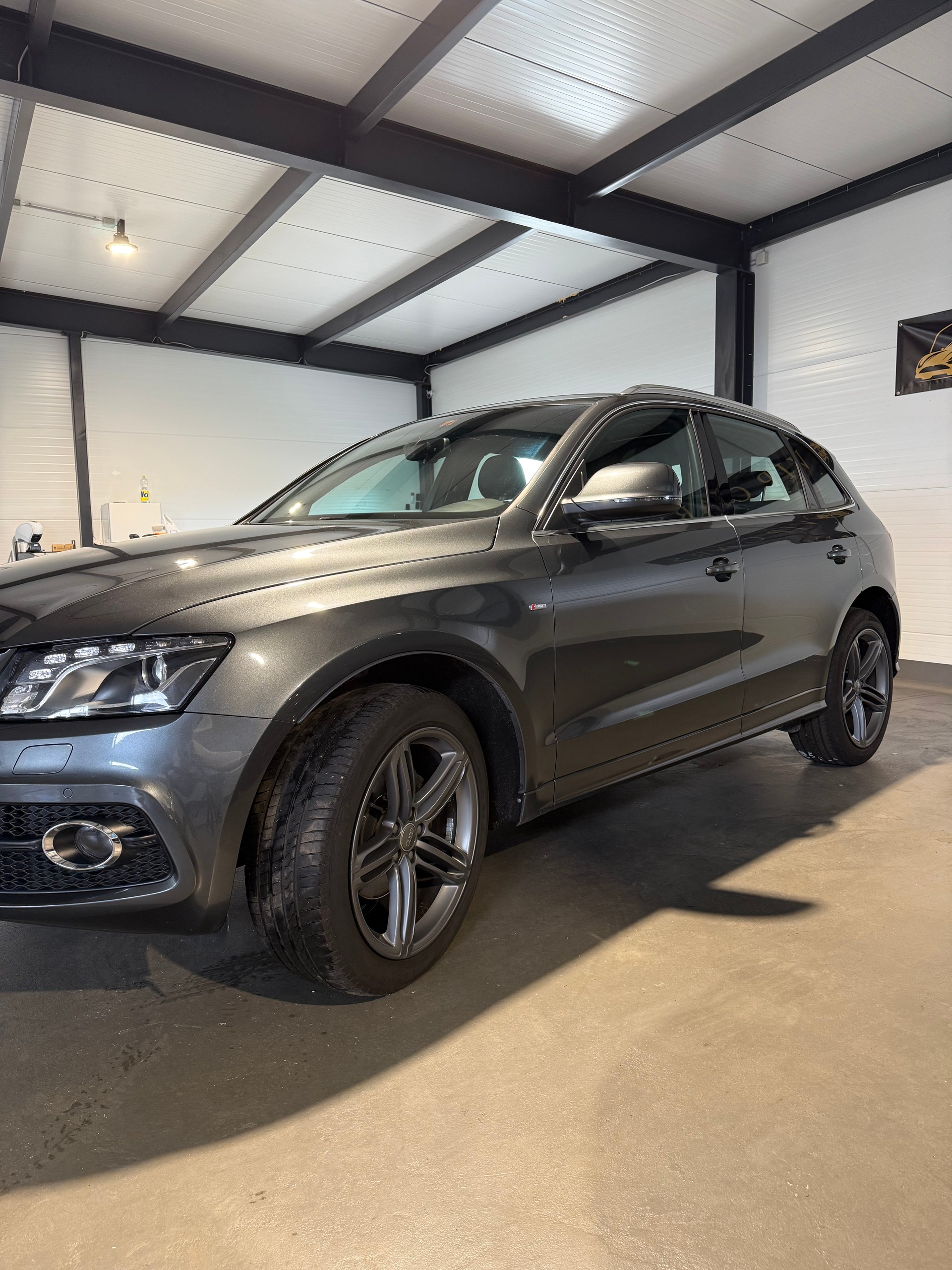 AUDI Q5 2.0 TFSI quattro-image-2