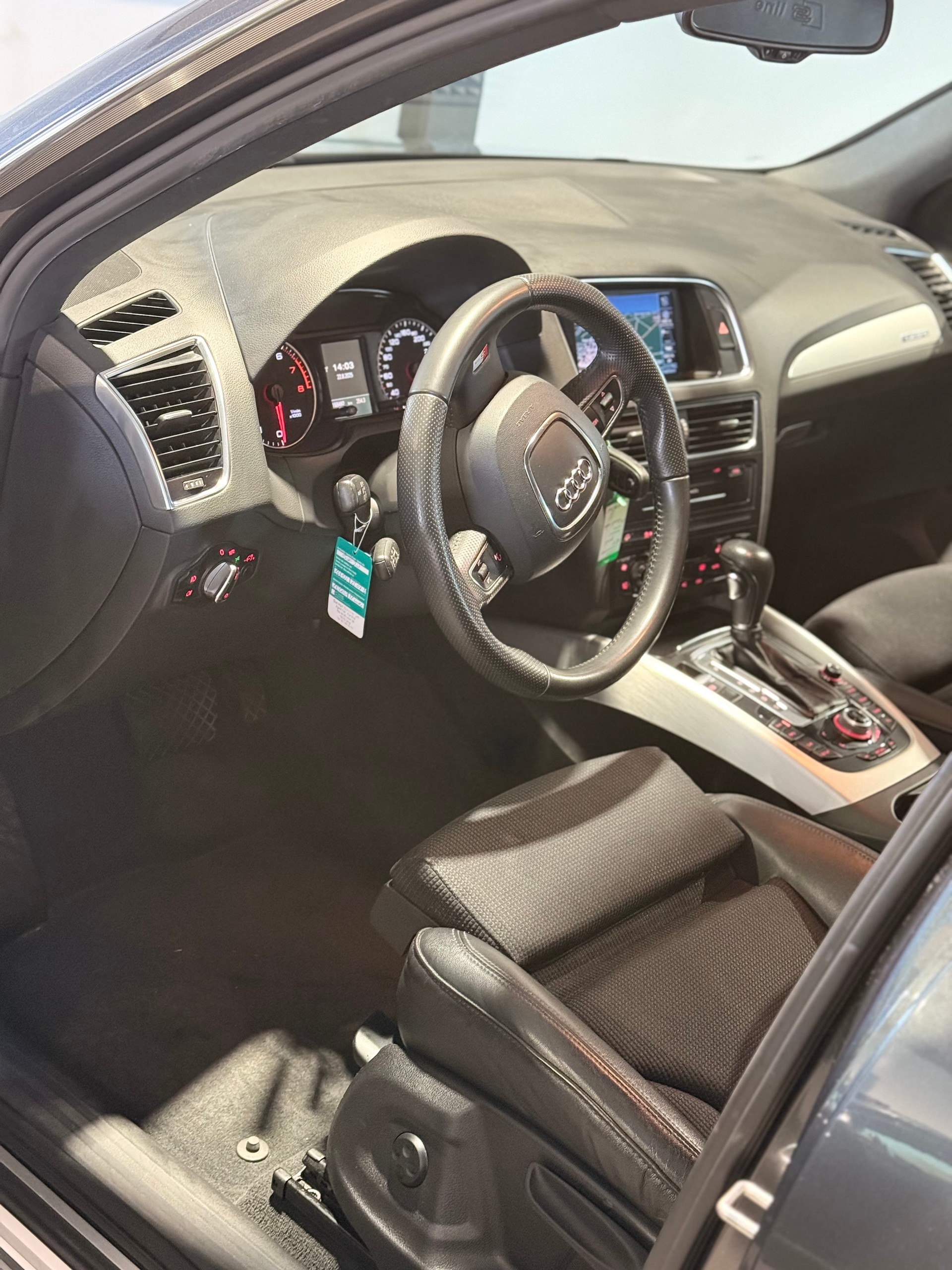 AUDI Q5 2.0 TFSI quattro-image-8