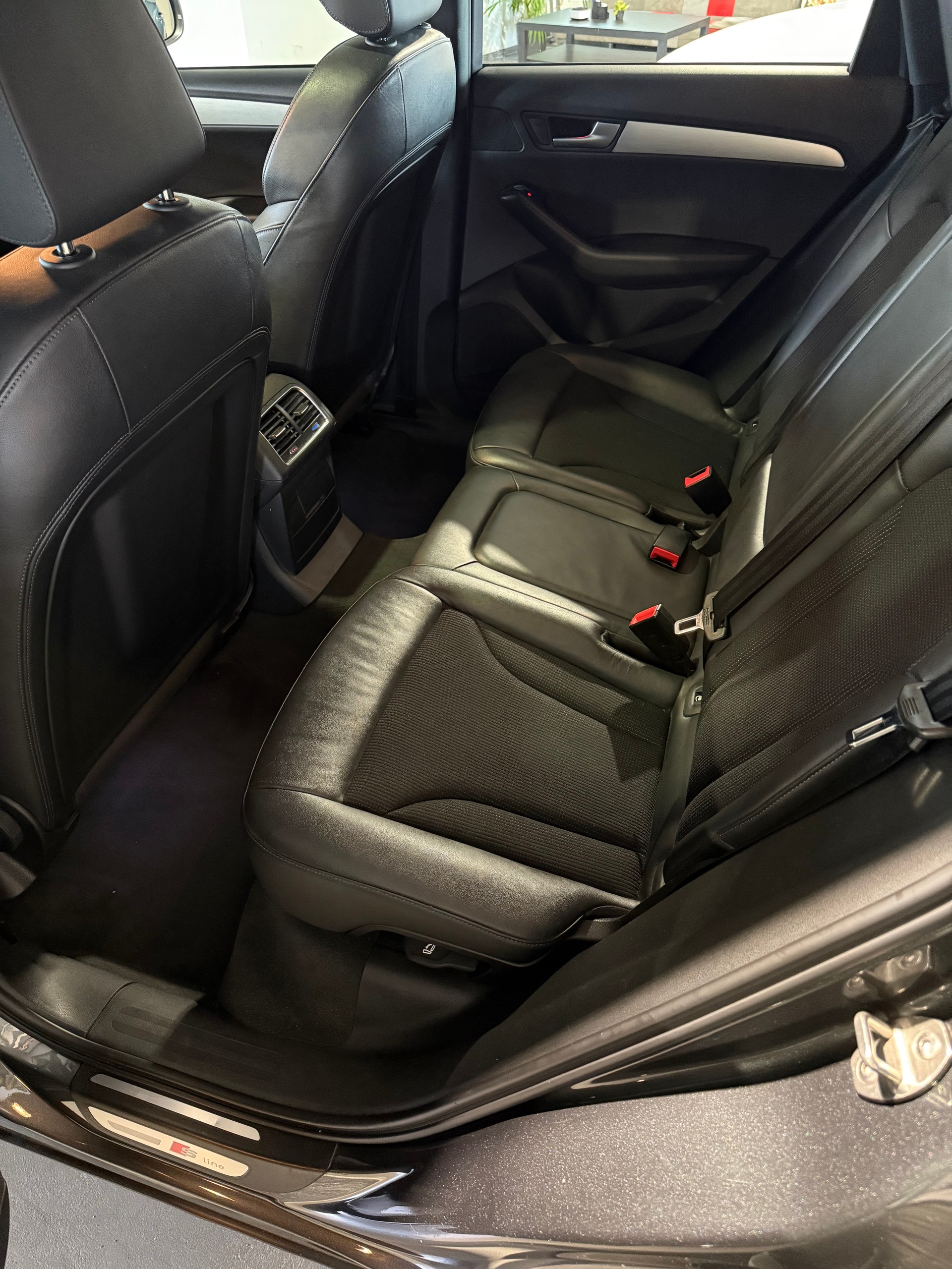 AUDI Q5 2.0 TFSI quattro-image-7
