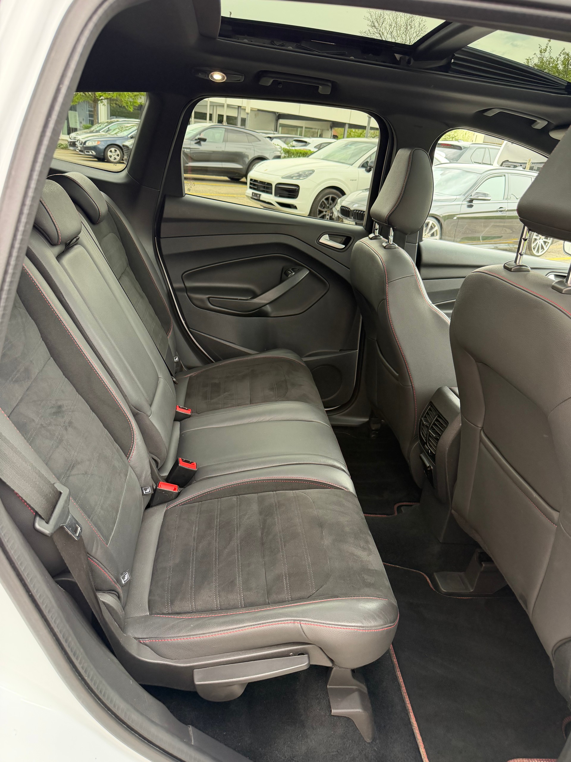 FORD Kuga 2.0 TDCi ST Line High 4WD PowerShift-image-14