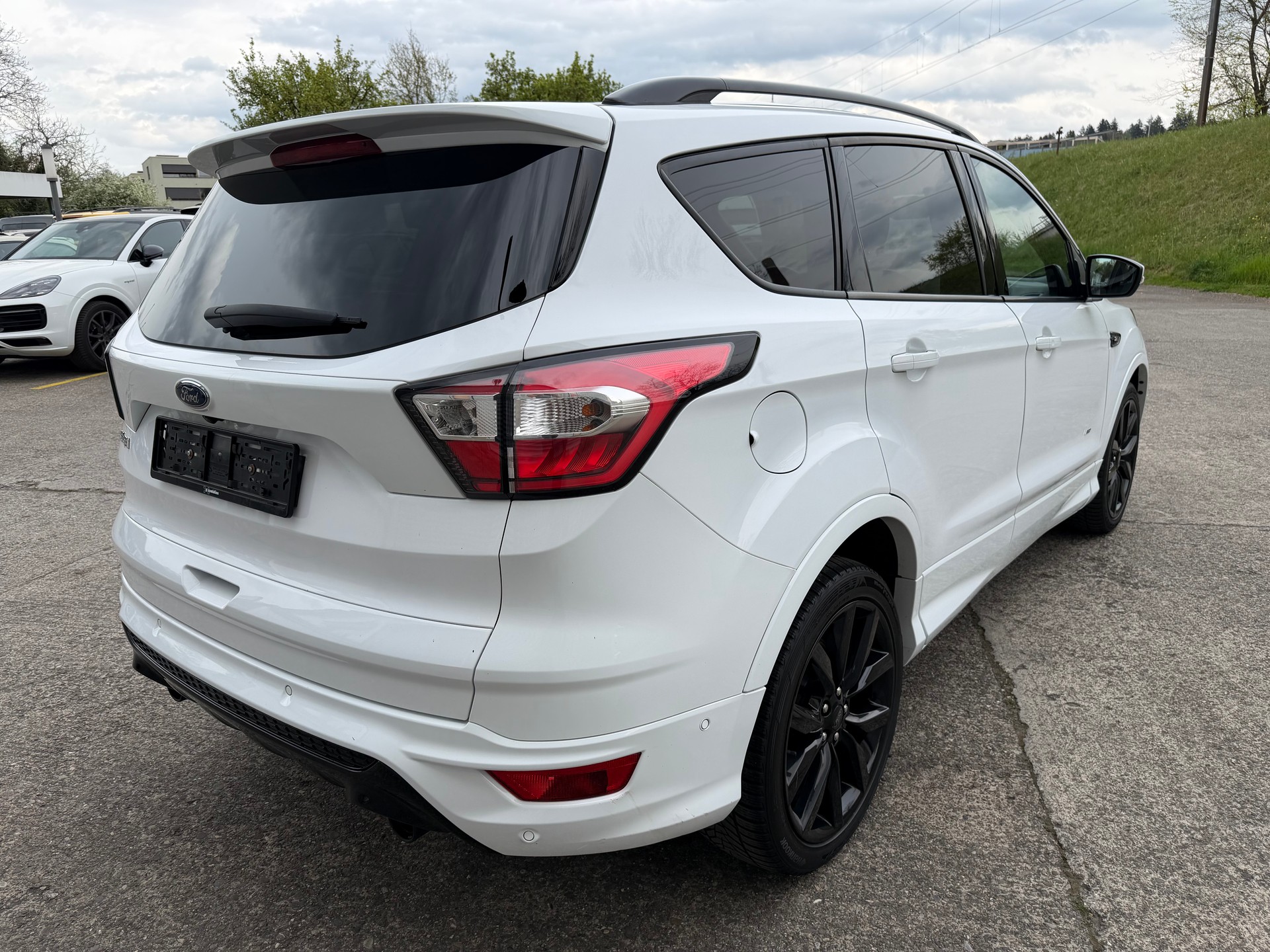 FORD Kuga 2.0 TDCi ST Line High 4WD PowerShift-image-4