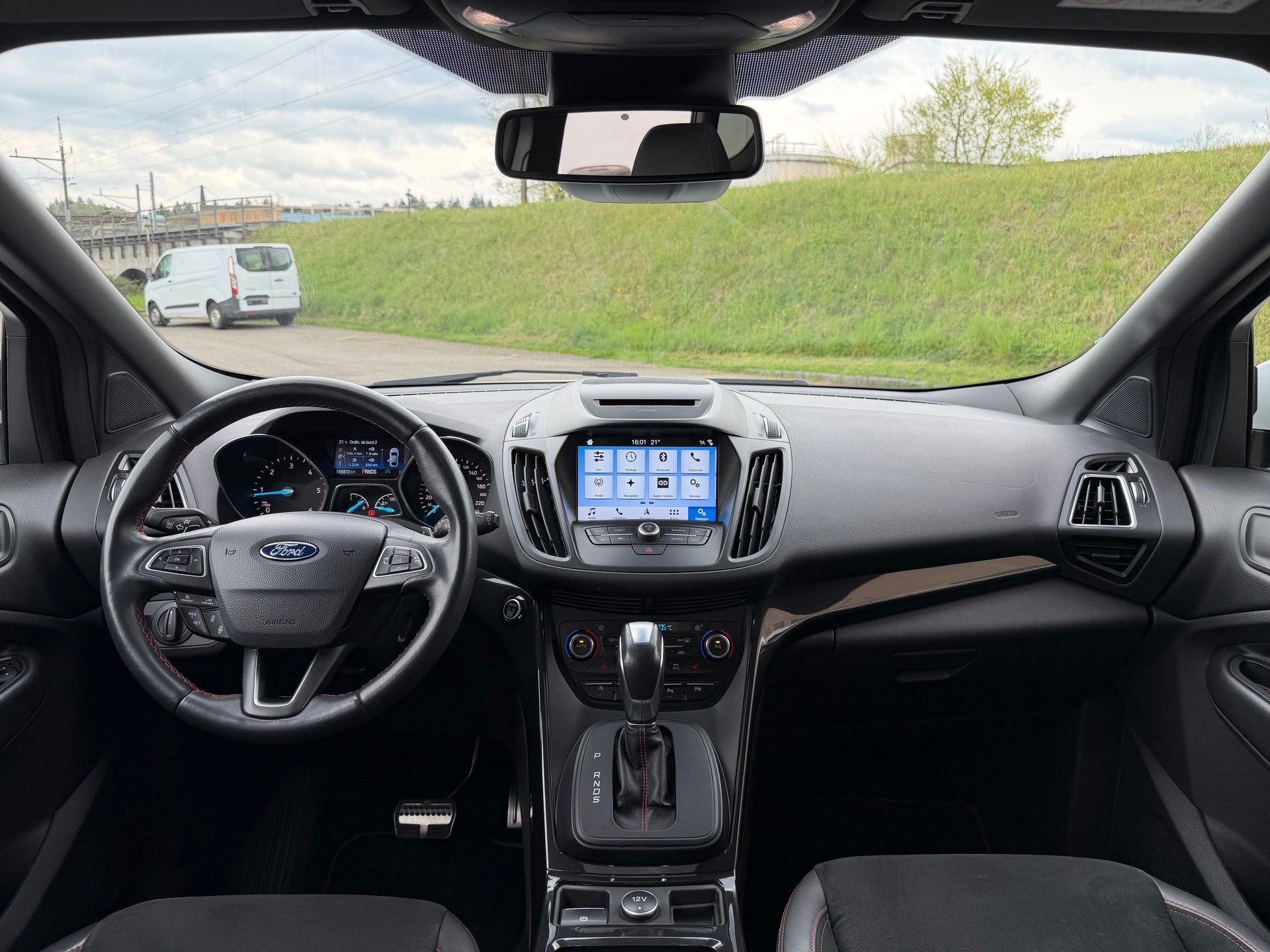 FORD Kuga 2.0 TDCi ST Line High 4WD PowerShift-image-12