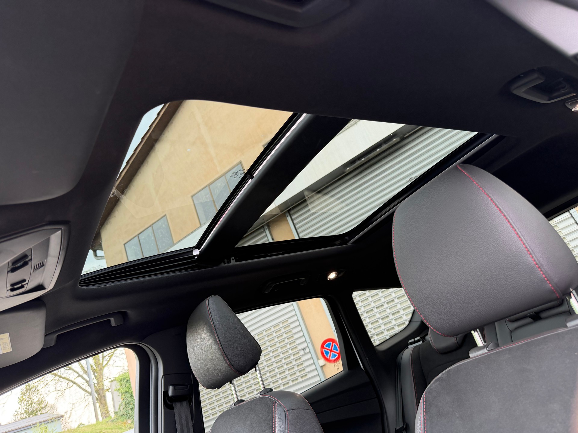 FORD Kuga 2.0 TDCi ST Line High 4WD PowerShift-image-9