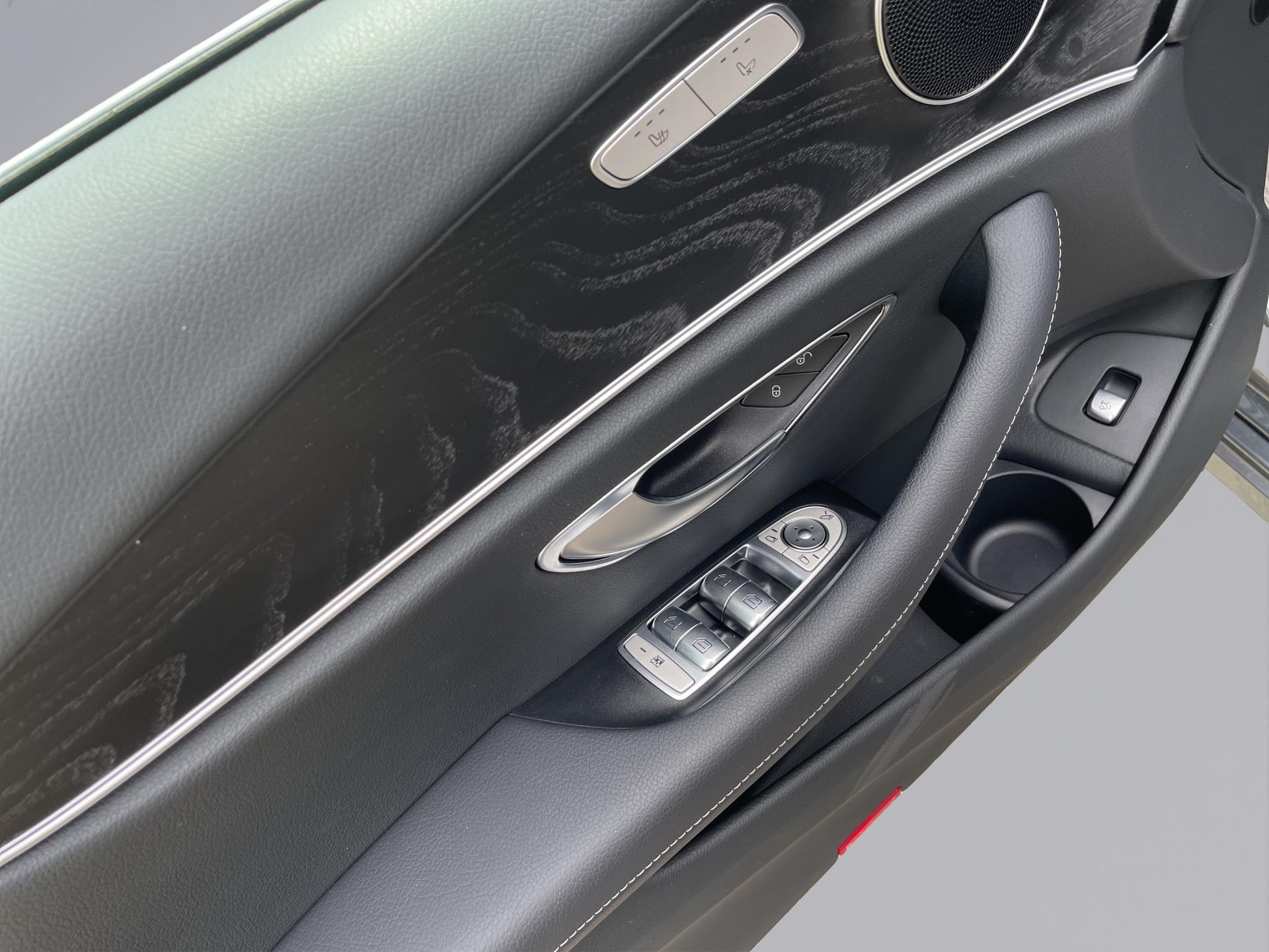 MERCEDES-BENZ E 450 Avantgarde 4matic Kombi-image-9