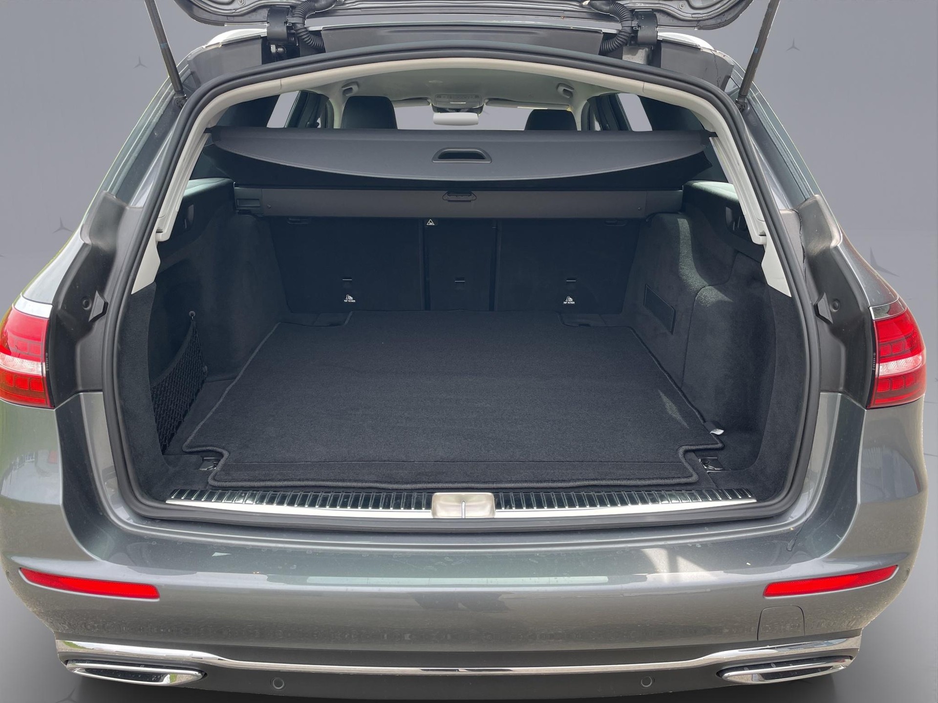 MERCEDES-BENZ E 450 Avantgarde 4matic Kombi-image-23