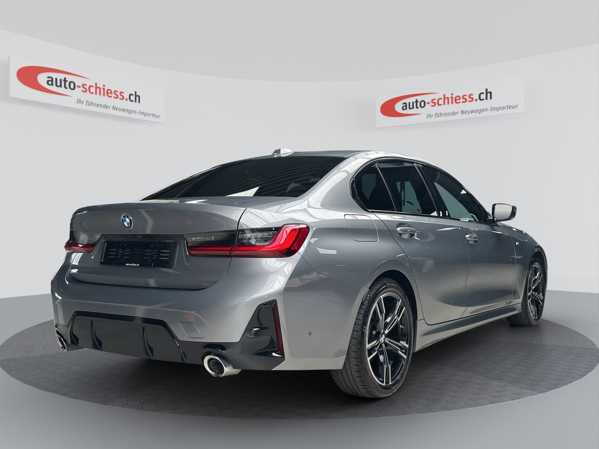 BMW 320d xDrive M Sport Steptronic-image-4