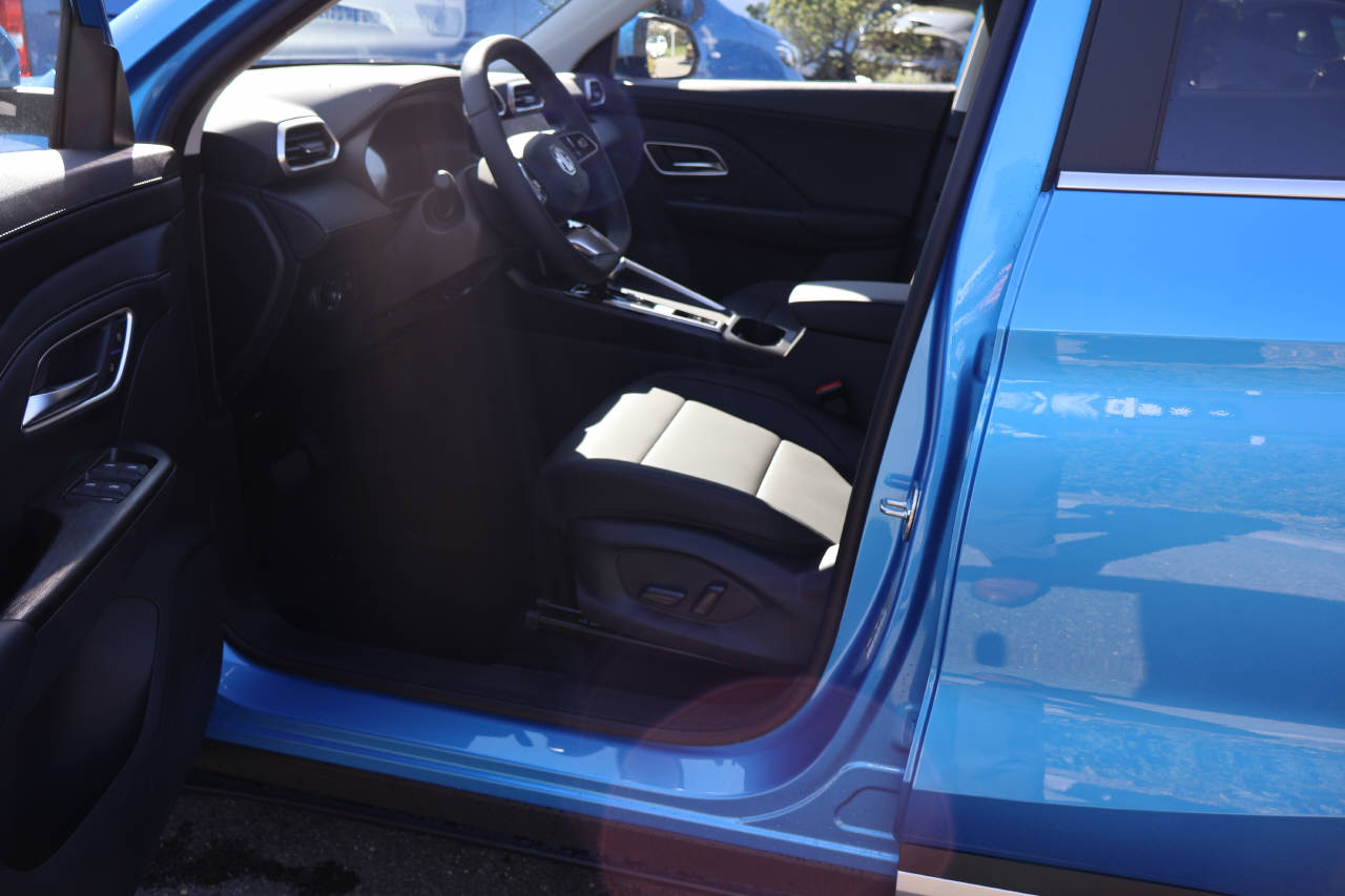 MG ZS 1.5 Hybrid+ Luxury-image-10