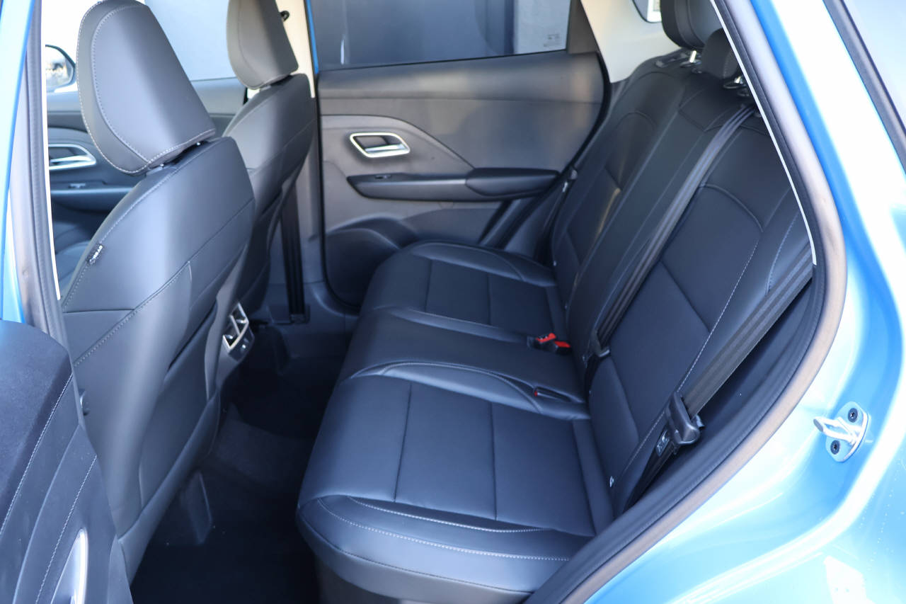 MG ZS 1.5 Hybrid+ Luxury-image-13