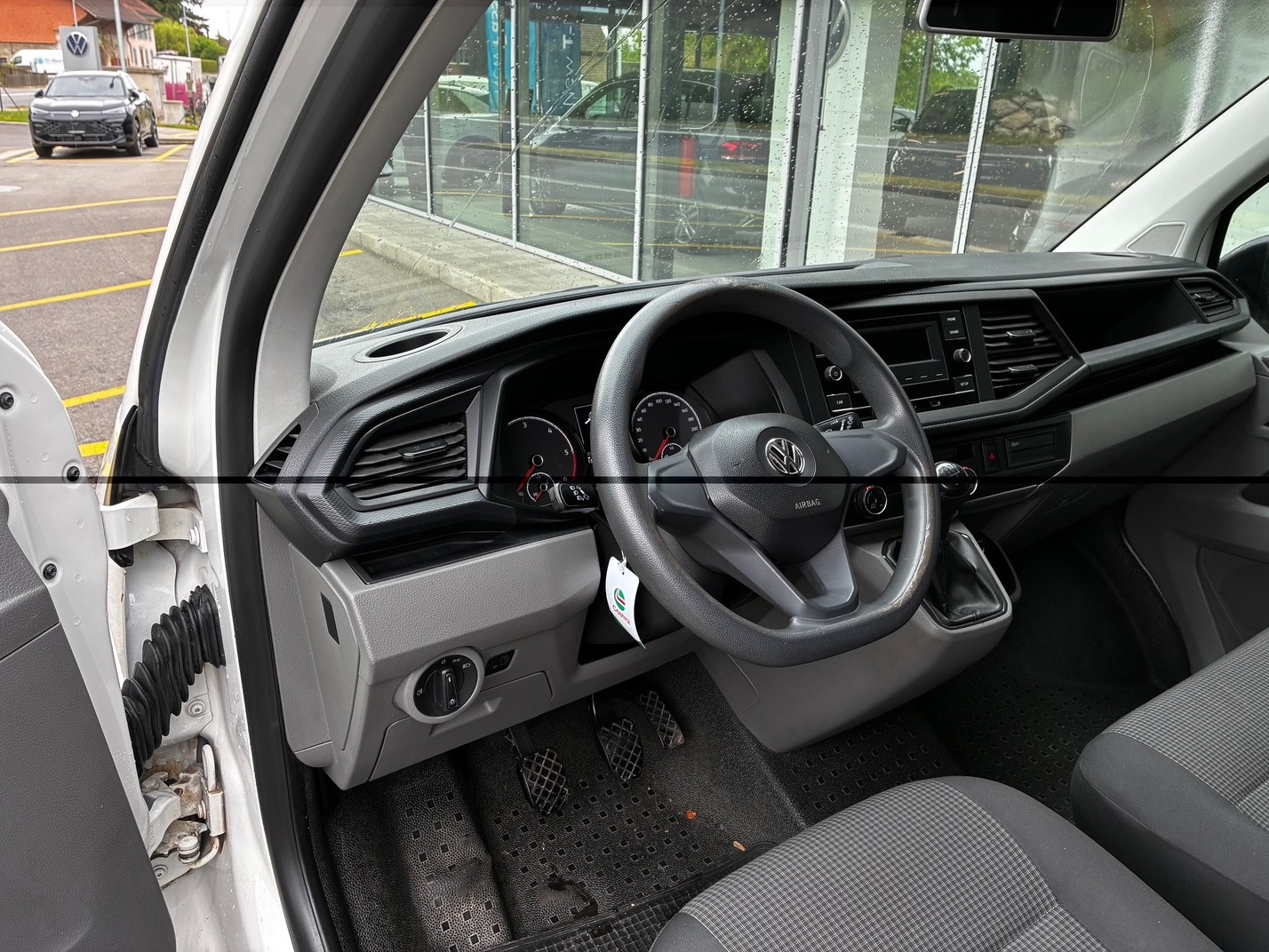 VW T6.1 2.0 TDI Entry-image-4