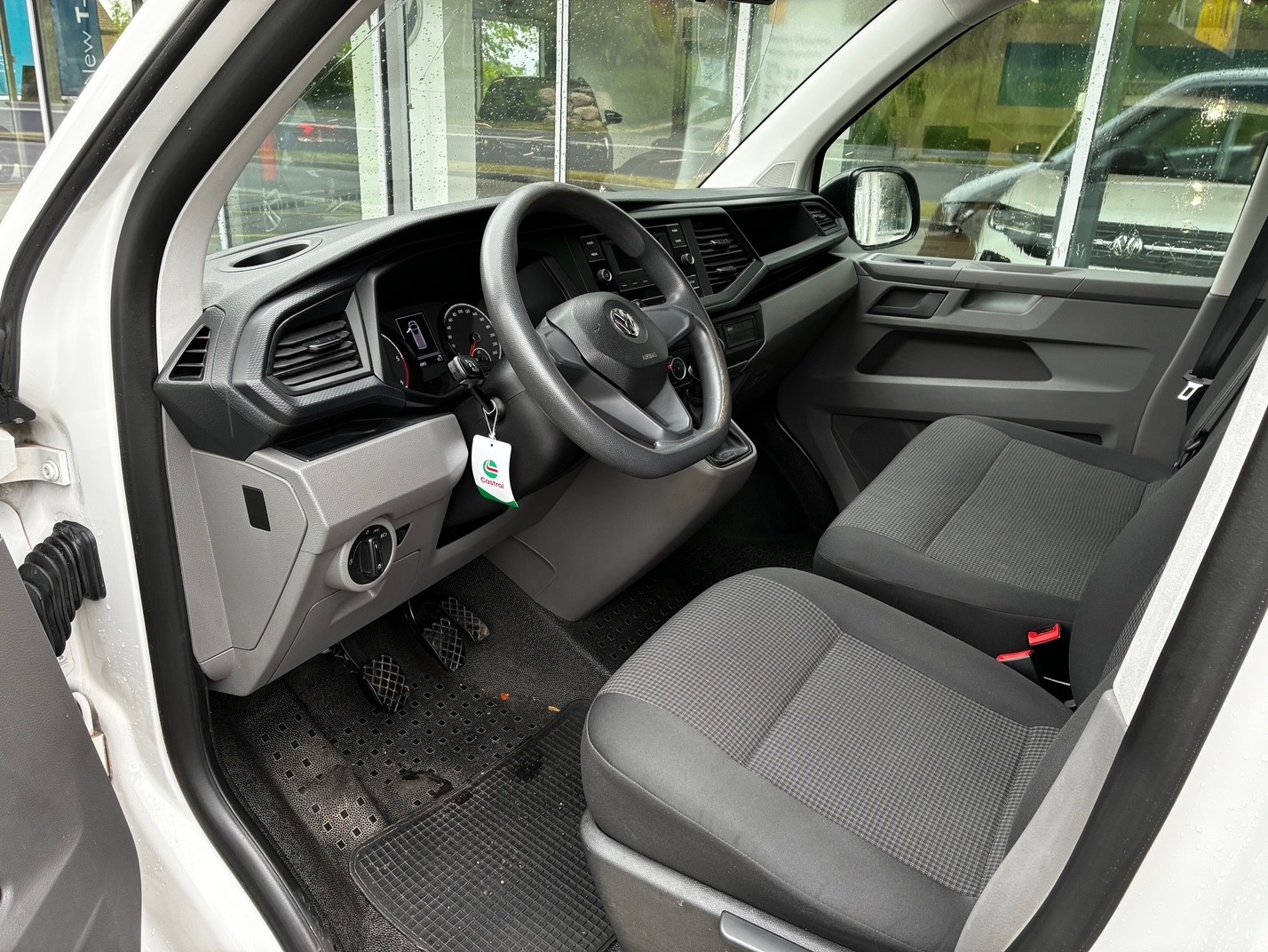 VW T6.1 2.0 TDI Entry-image-5