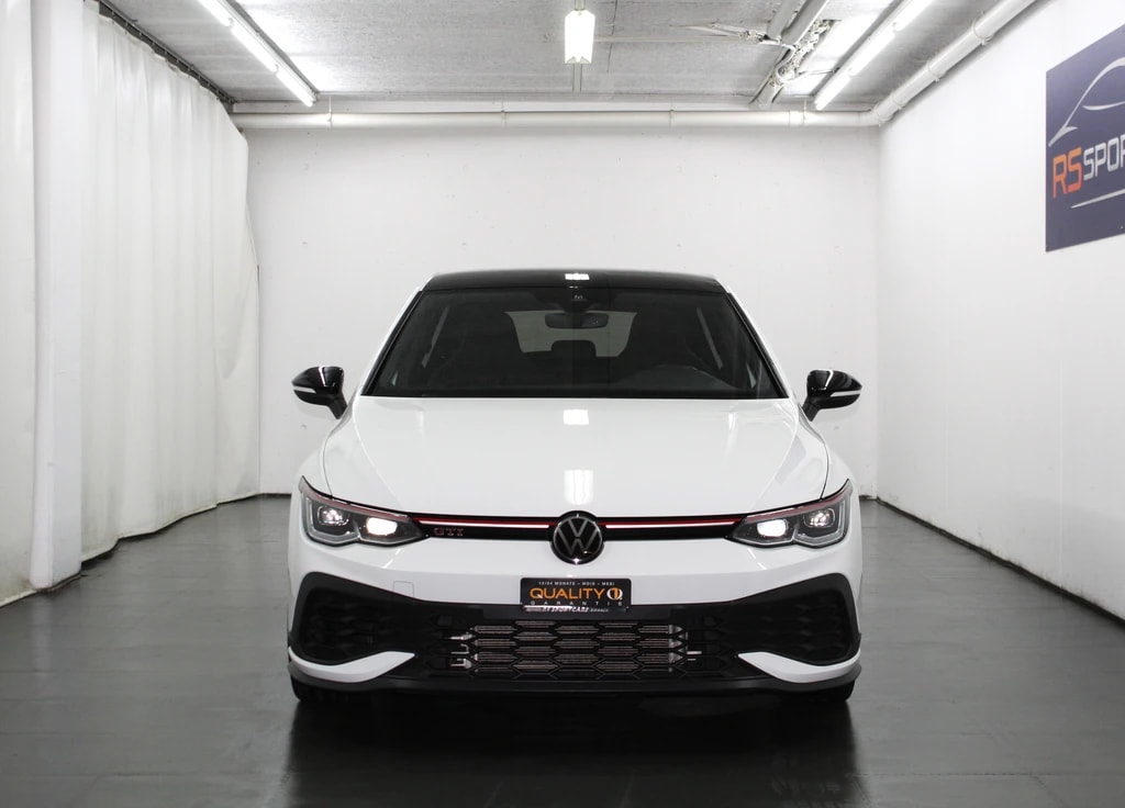 VW Golf 2.0 TSI GTI Clubsport 45 DSG Akrapovic-image-2