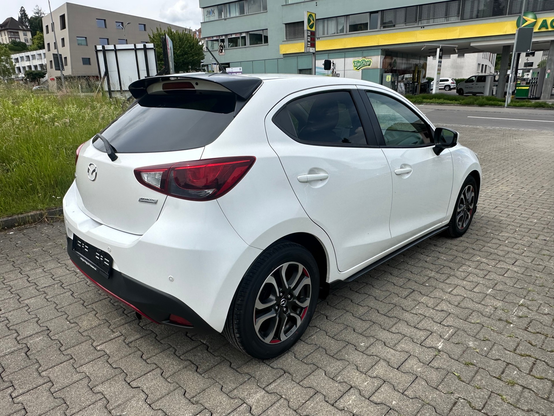 MAZDA 2 1.5i 16V Skyactiv-G Swiss Edition-image-4