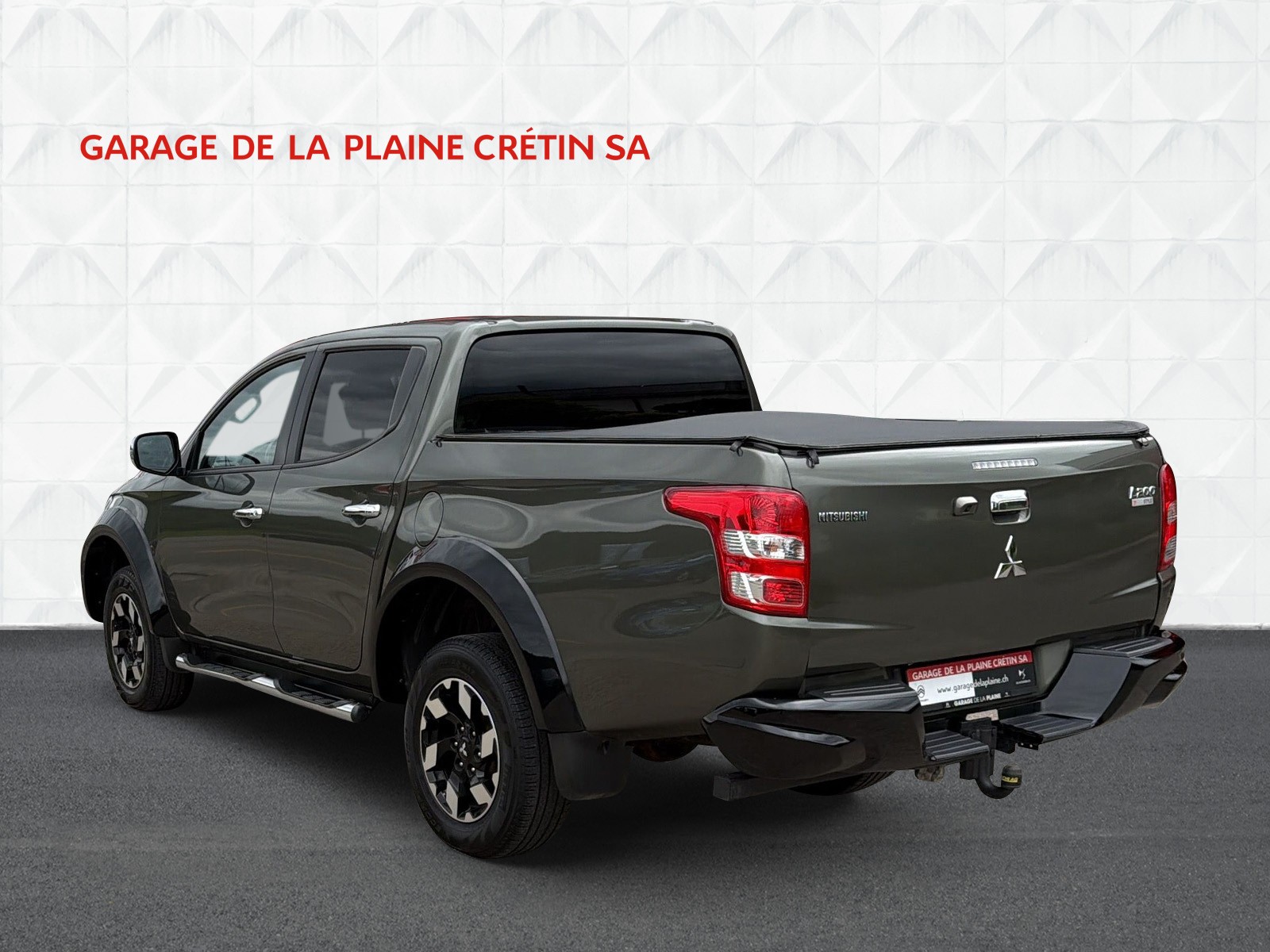 MITSUBISHI L 200 2.4 Style Double Cab A-showroom-element-3